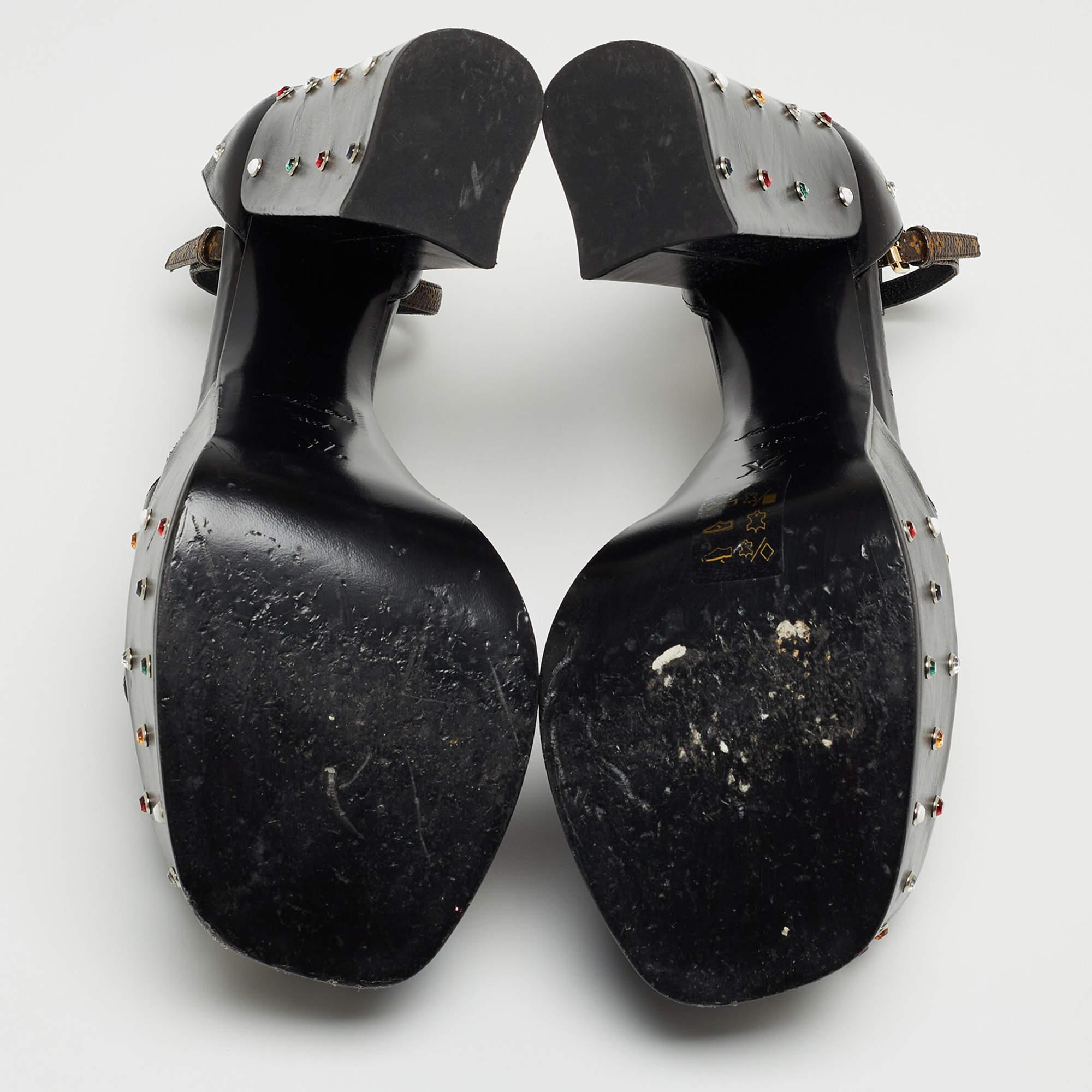 Louis Vuitton Black Leather Studded Fame Sandals Size 38.5 In Good Condition In Dubai, Al Qouz 2