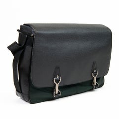 Louis Vuitton Black Leather Taiga Dersou Messenger Bag