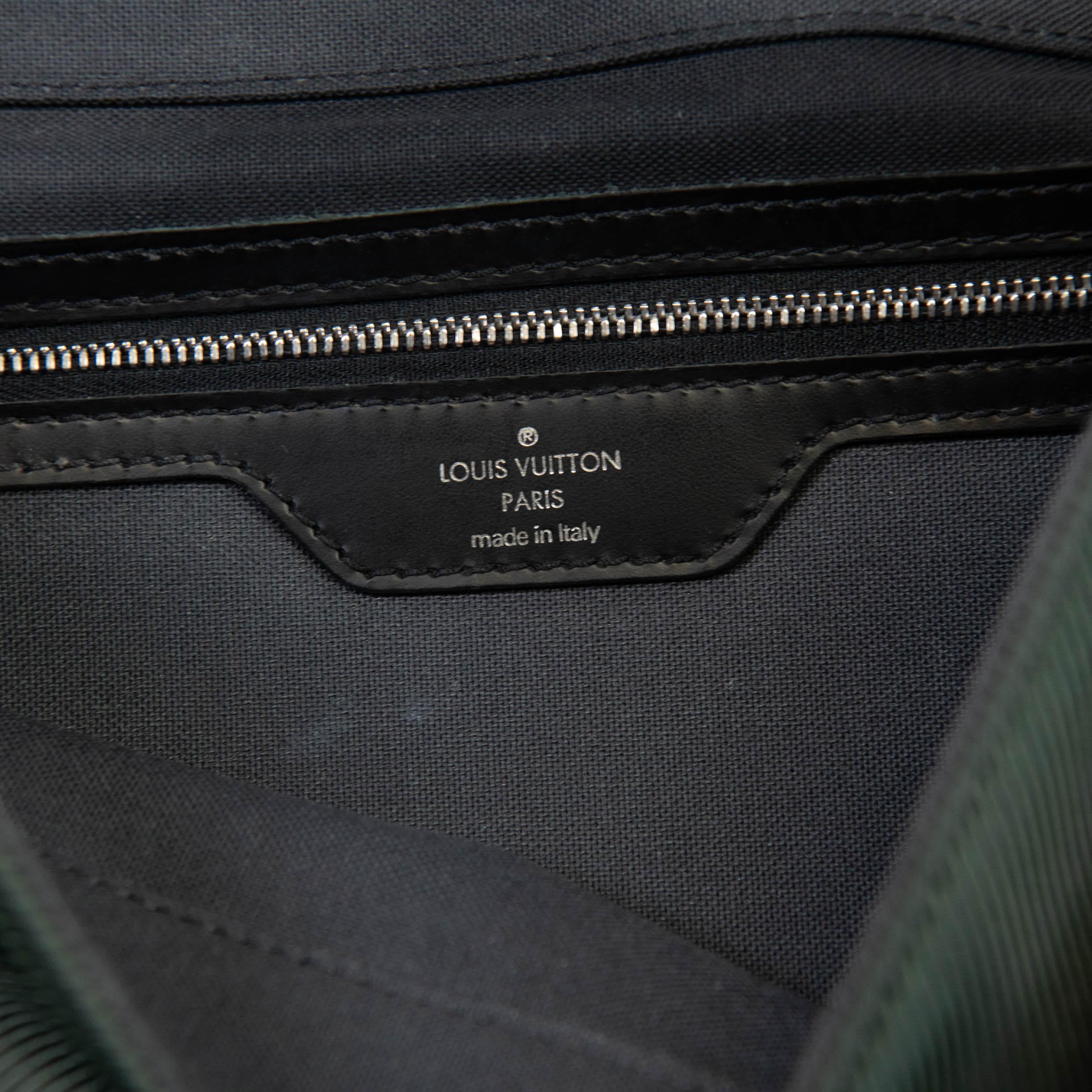 Louis Vuitton Black Leather Taiga Dersou Messenger Bag 3