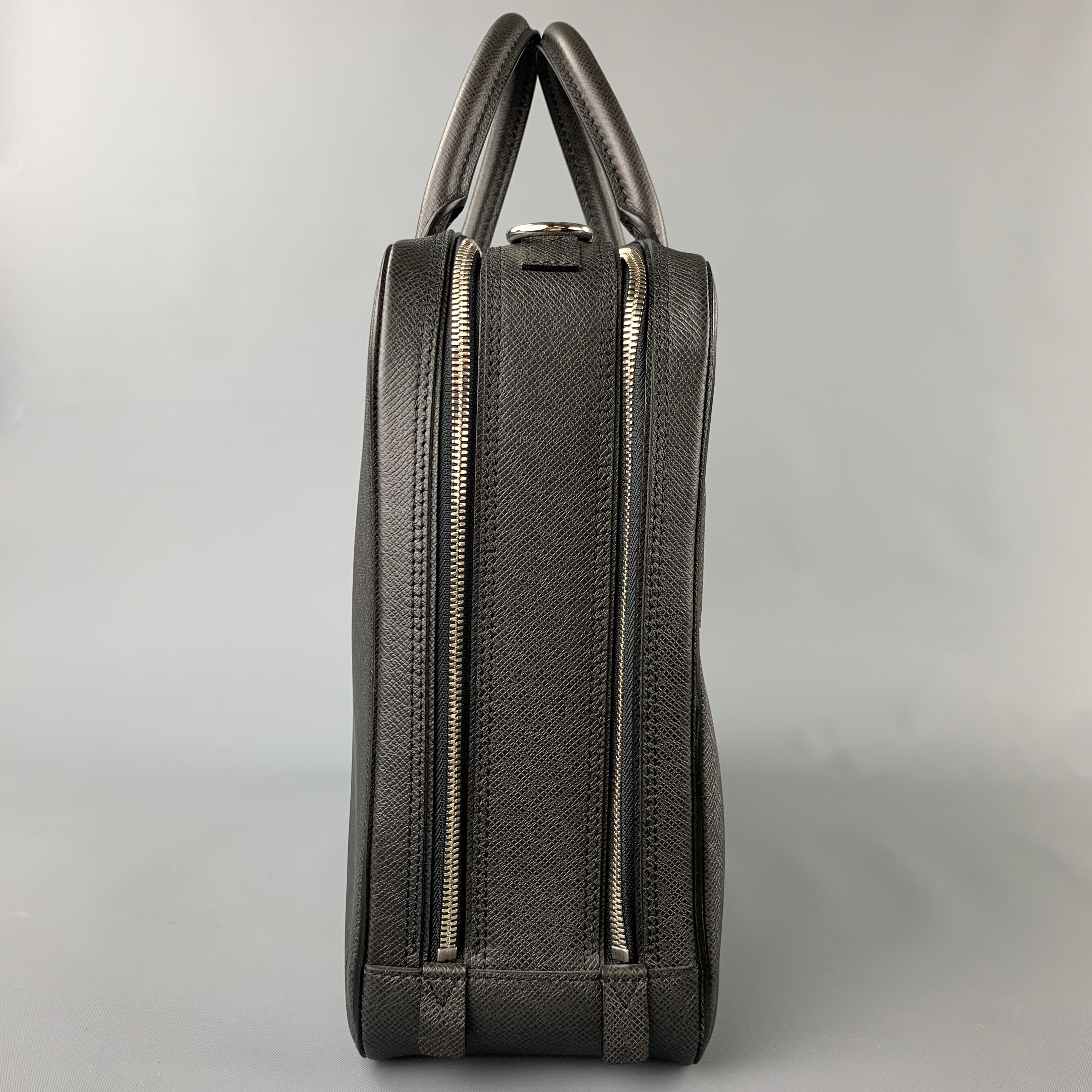 LOUIS VUITTON Black Leather Taiga Porte Documents Briefcase In New Condition In San Francisco, CA