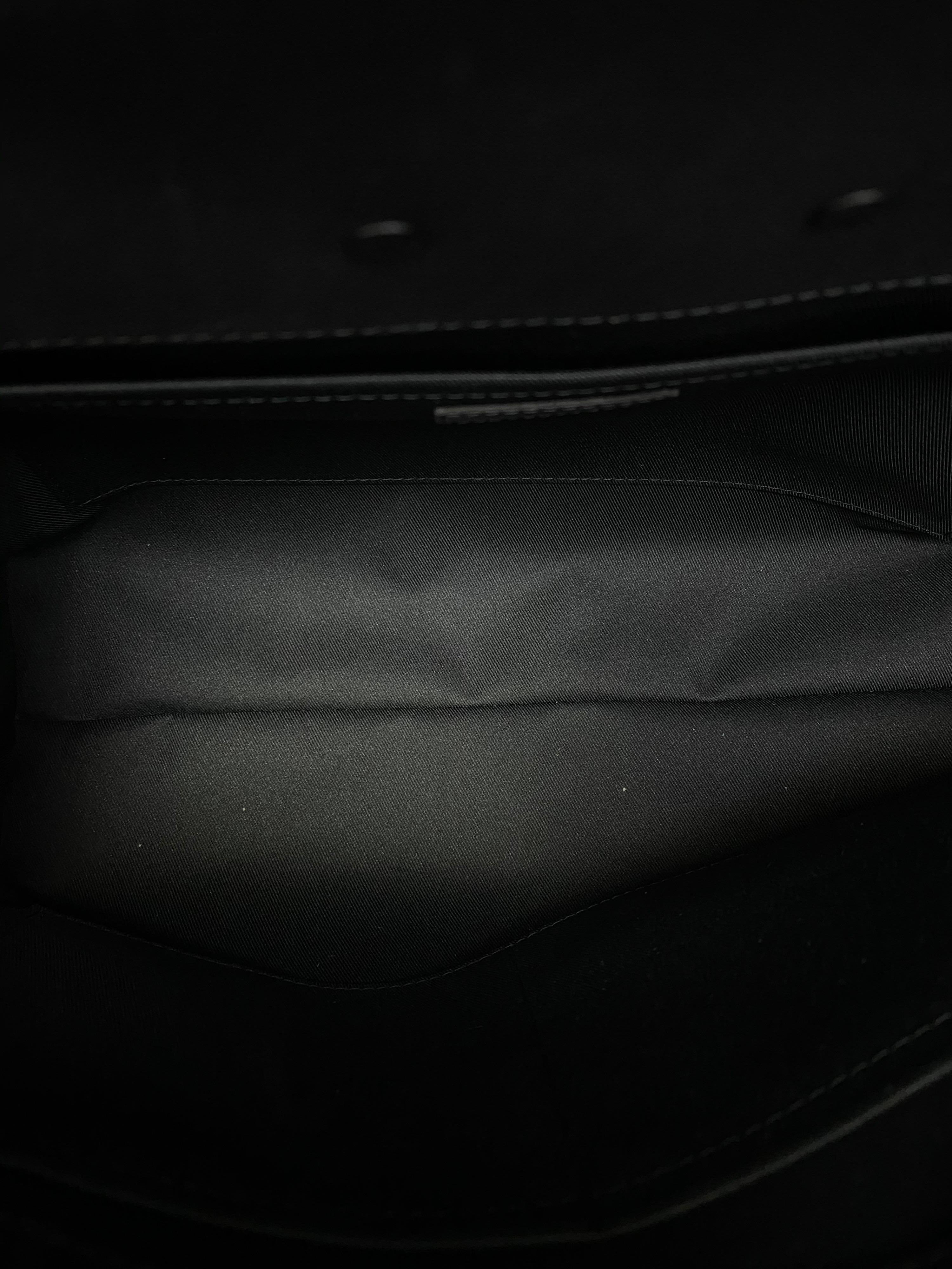 Schwarzes Leder von Louis Vuitton  Taiga Regenbogendampfer PM Limitiert  im Angebot 5