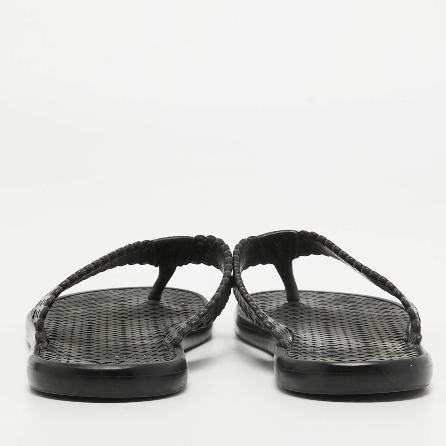 Louis Vuitton Black Leather Thong Flat Sandals Size 39.5 For Sale 4