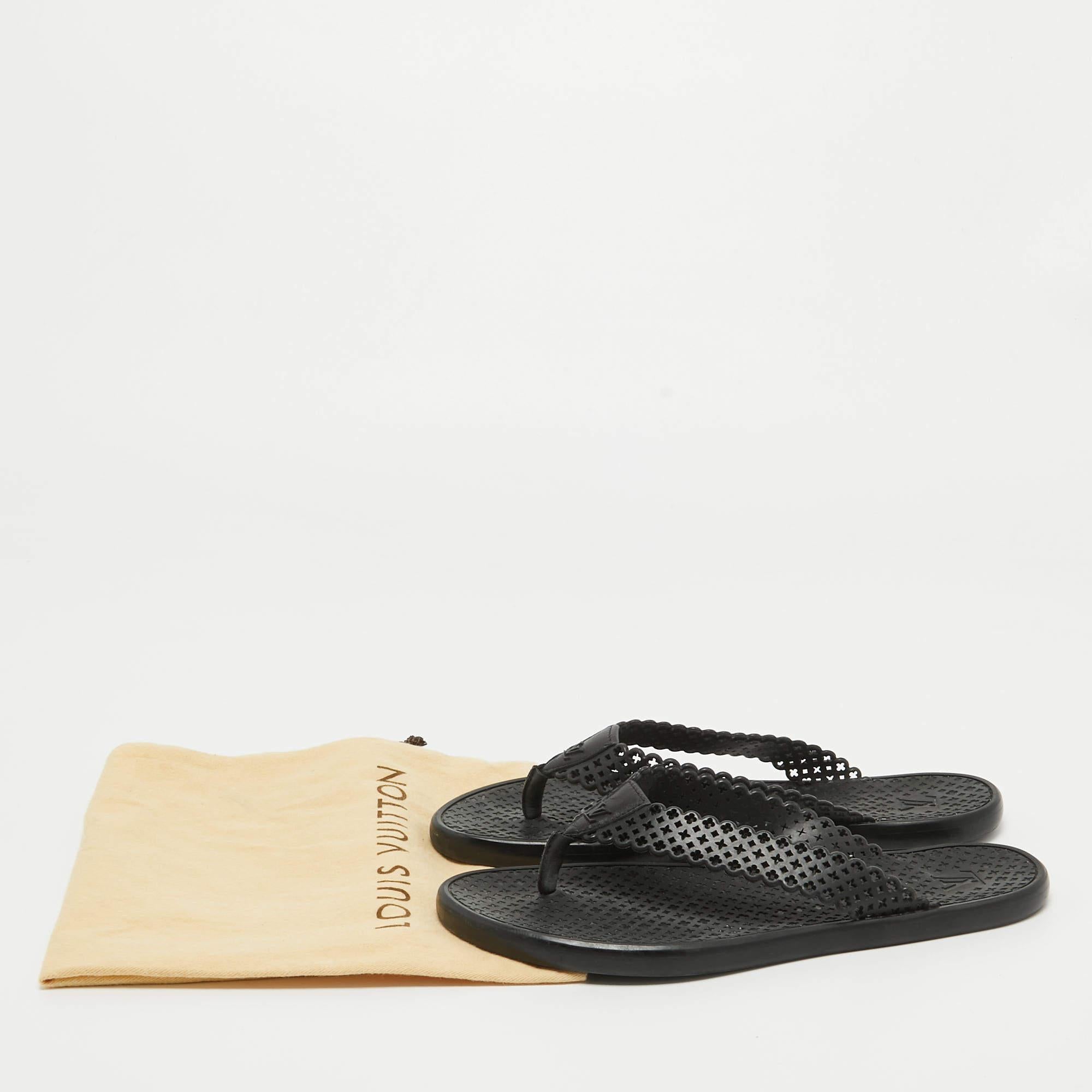 Louis Vuitton Black Leather Thong Flat Sandals Size 39.5 For Sale 5