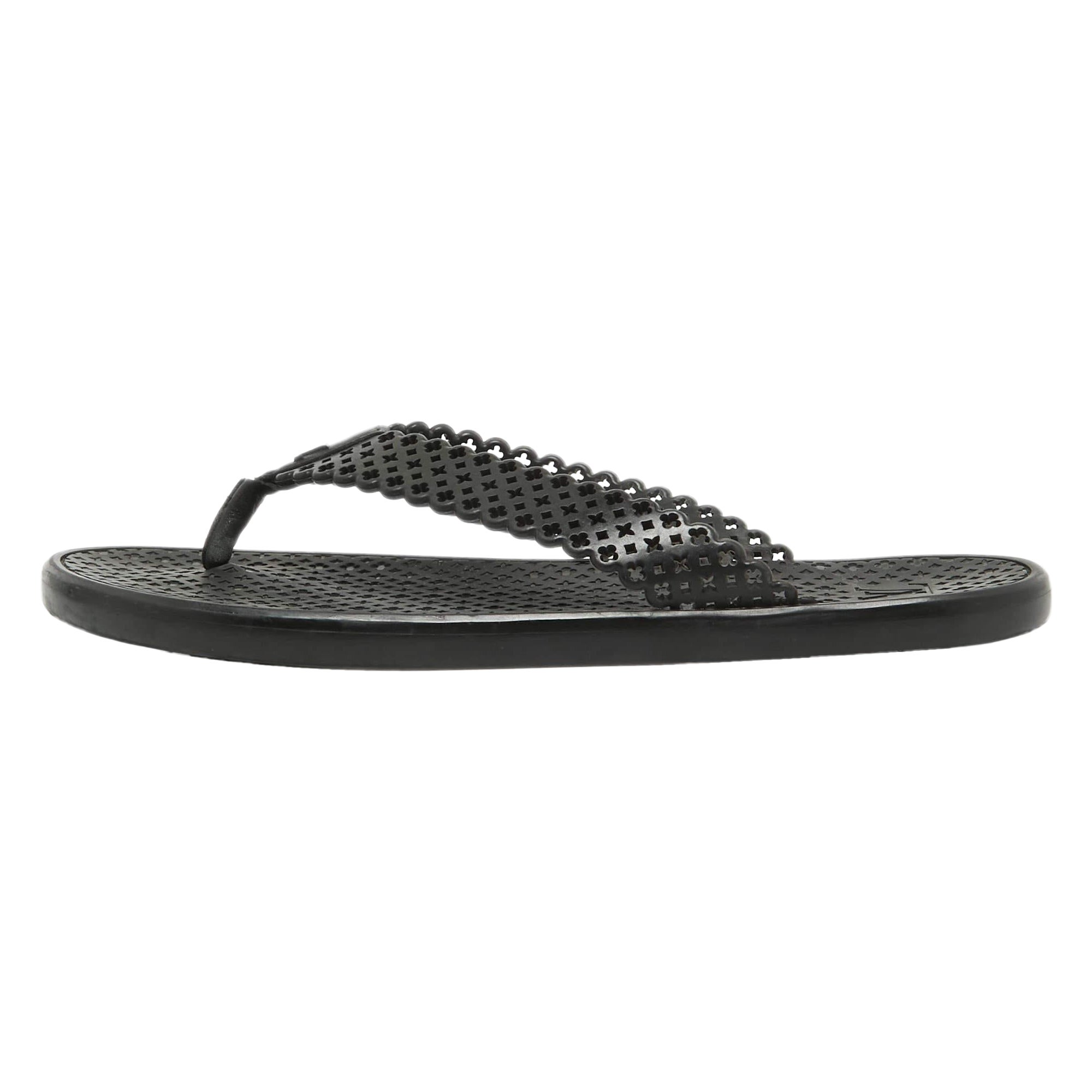 Louis Vuitton Black Leather Thong Flat Sandals Size 39.5