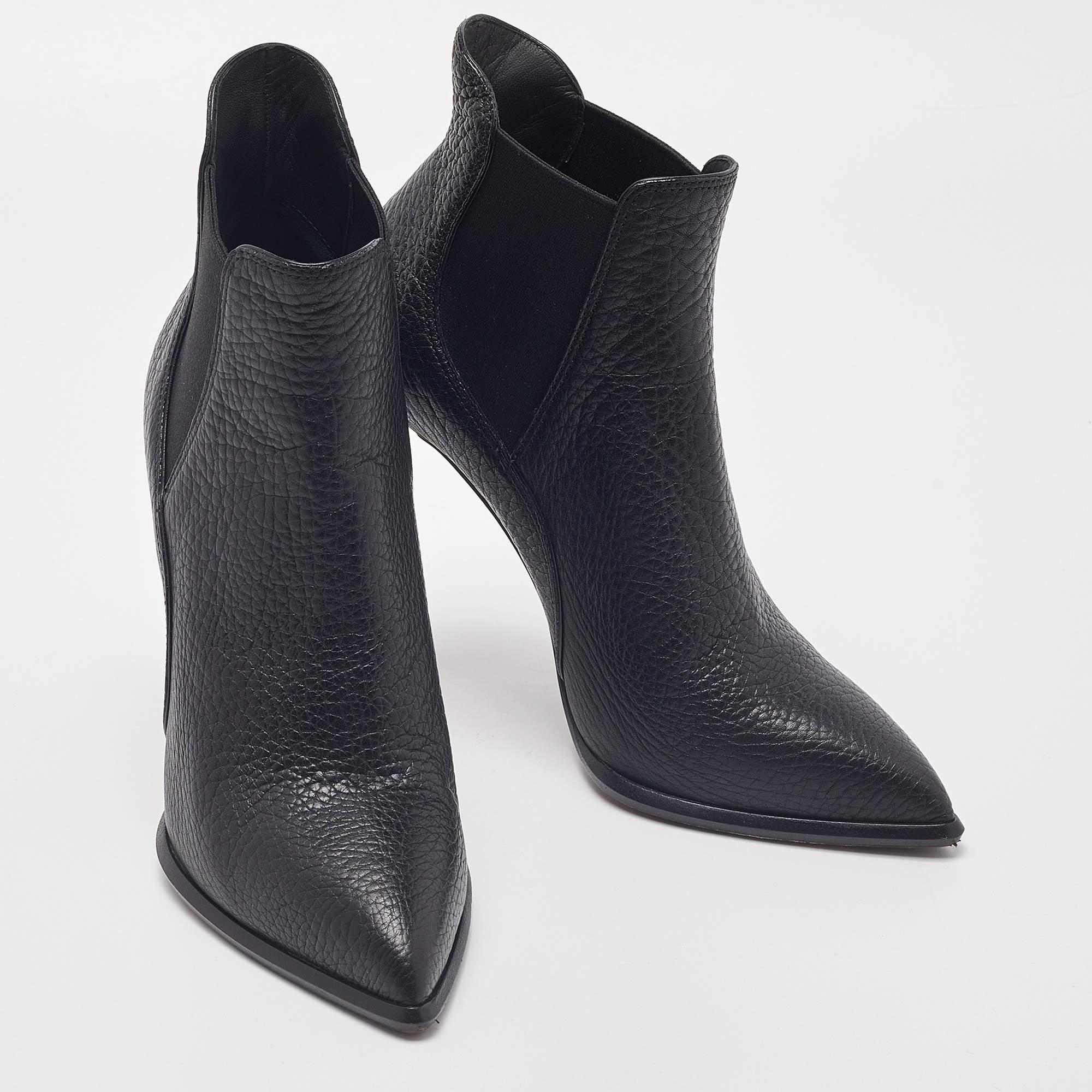 Louis Vuitton Black Leather Ultimate Ankle Booties Size 39 For Sale 1