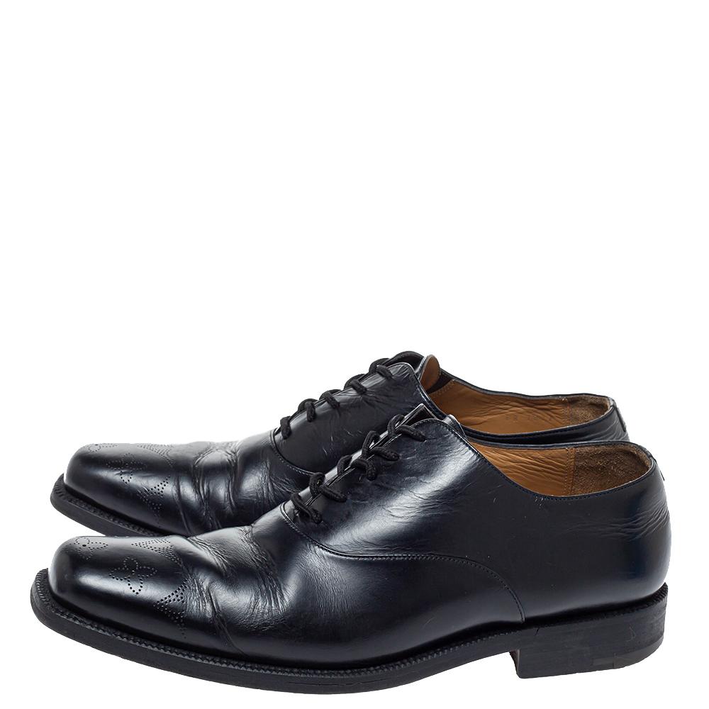 Louis Vuitton Black Leather Wing Tips Lace Up Oxford Size 43 In Good Condition For Sale In Dubai, Al Qouz 2