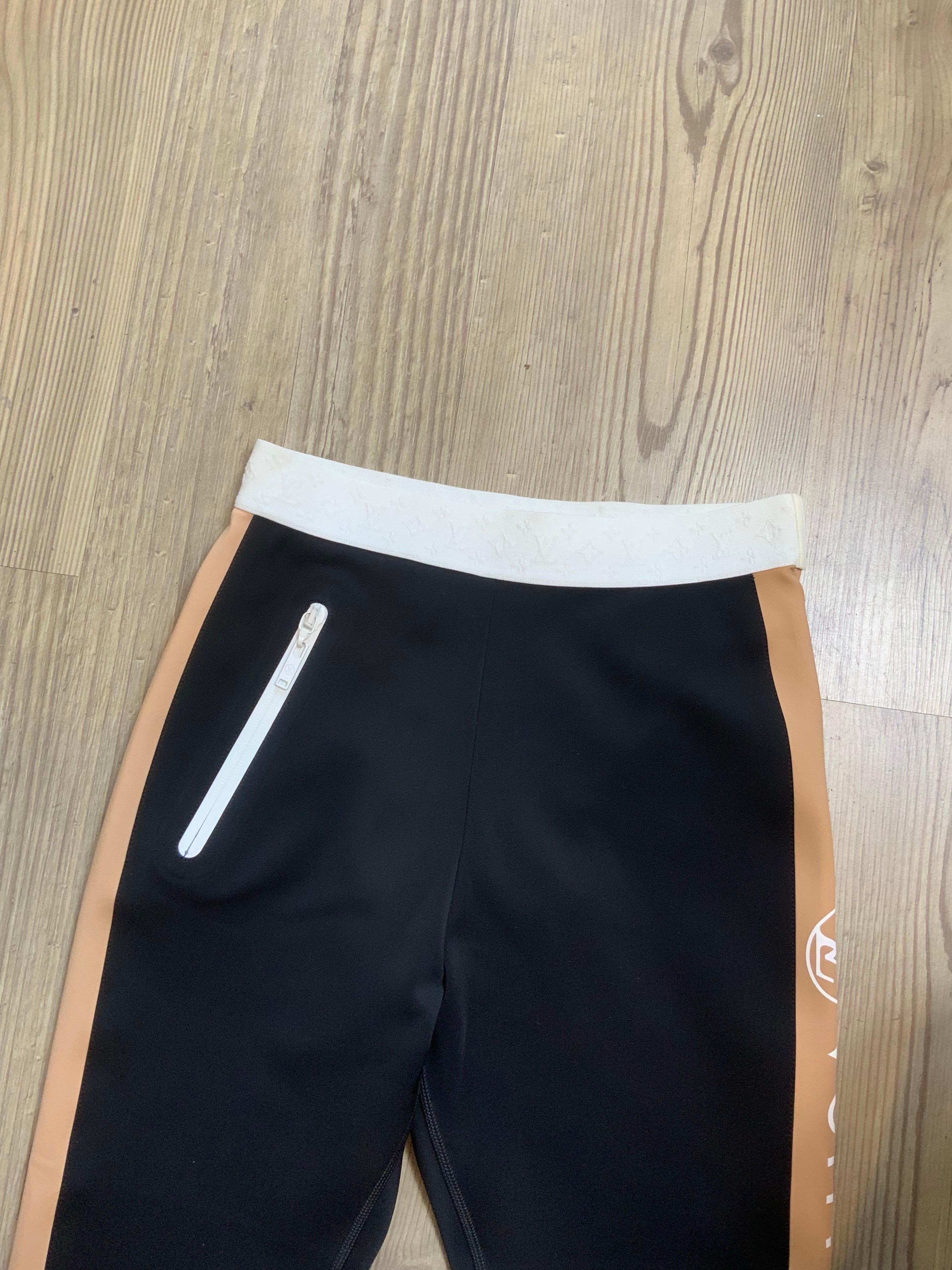 Louis Vuitton black Leggings In New Condition In Carnate, IT