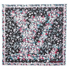 Louis Vuitton Black x White Wool City Scarf 817lv34 at 1stDibs