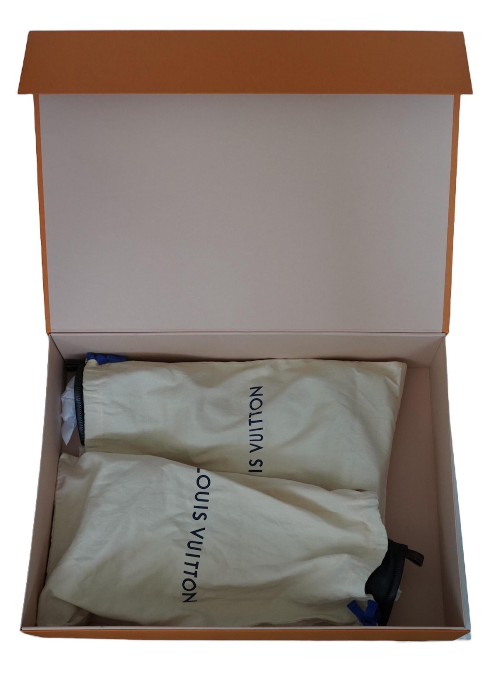 Louis Vuitton Schwarzer langer Stiefel mit Absatz aus Leder im Angebot 5