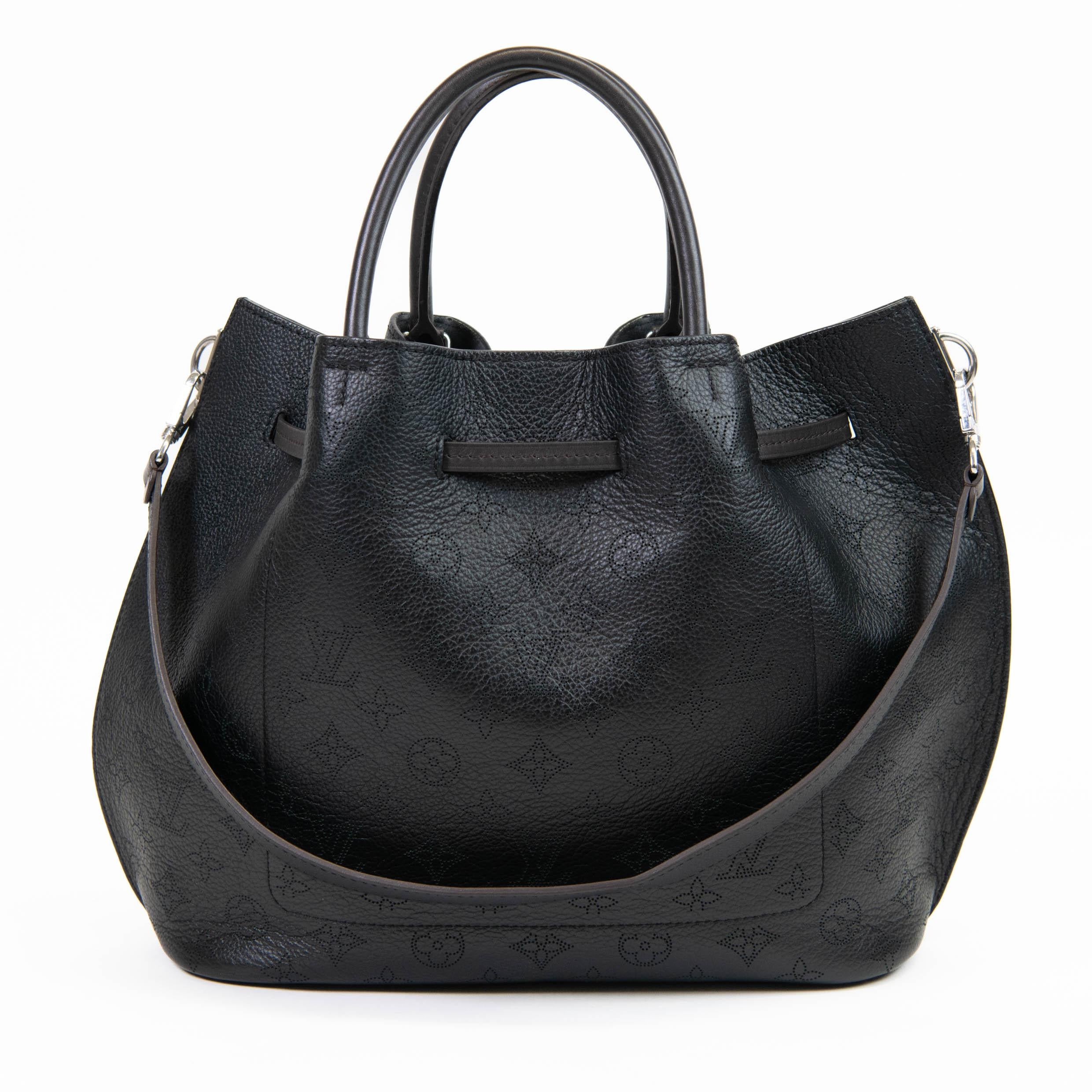 Louis Vuitton Black Mahina Girolata Leather Tote In Excellent Condition For Sale In Corona Del Mar, CA