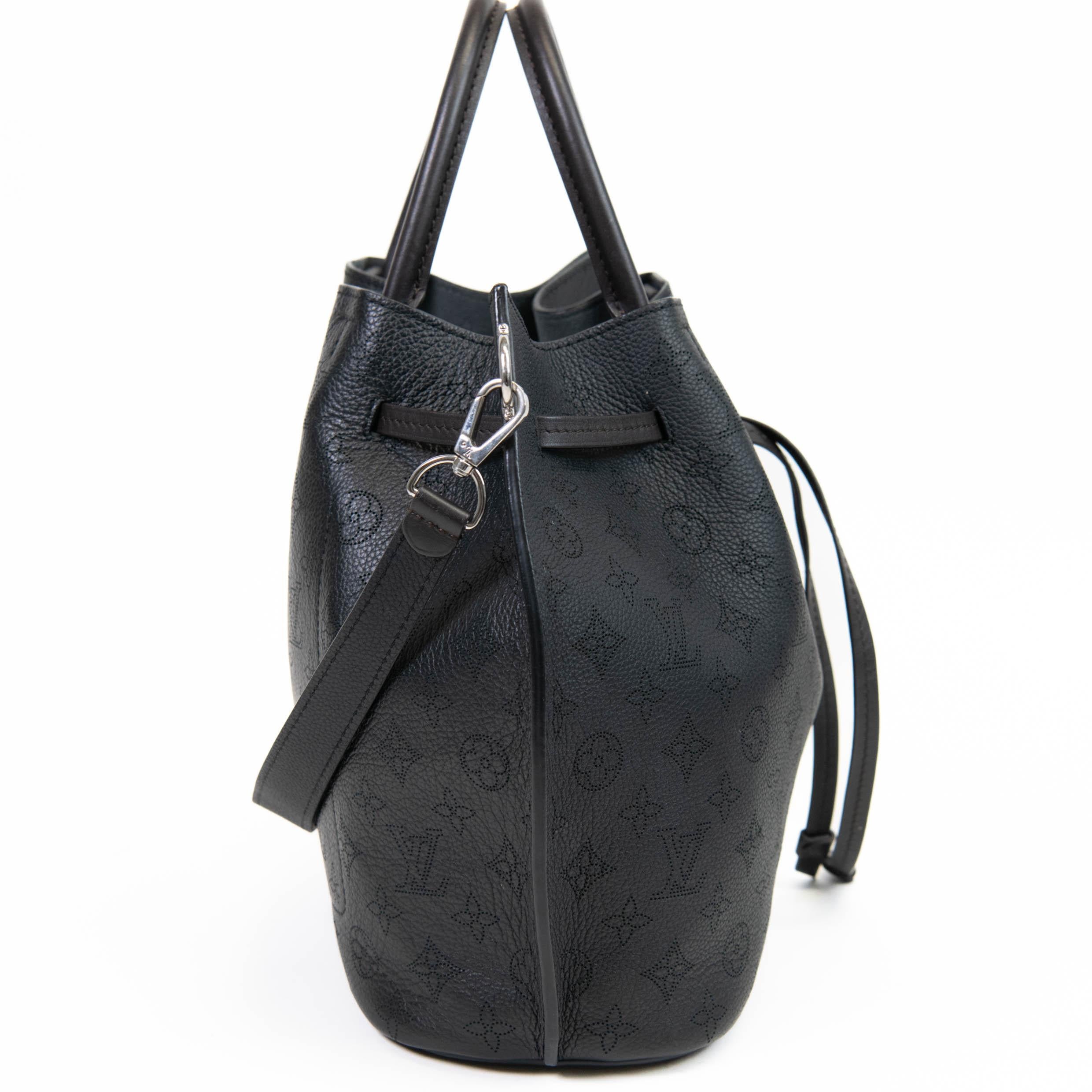 Women's or Men's Louis Vuitton Black Mahina Girolata Leather Tote For Sale