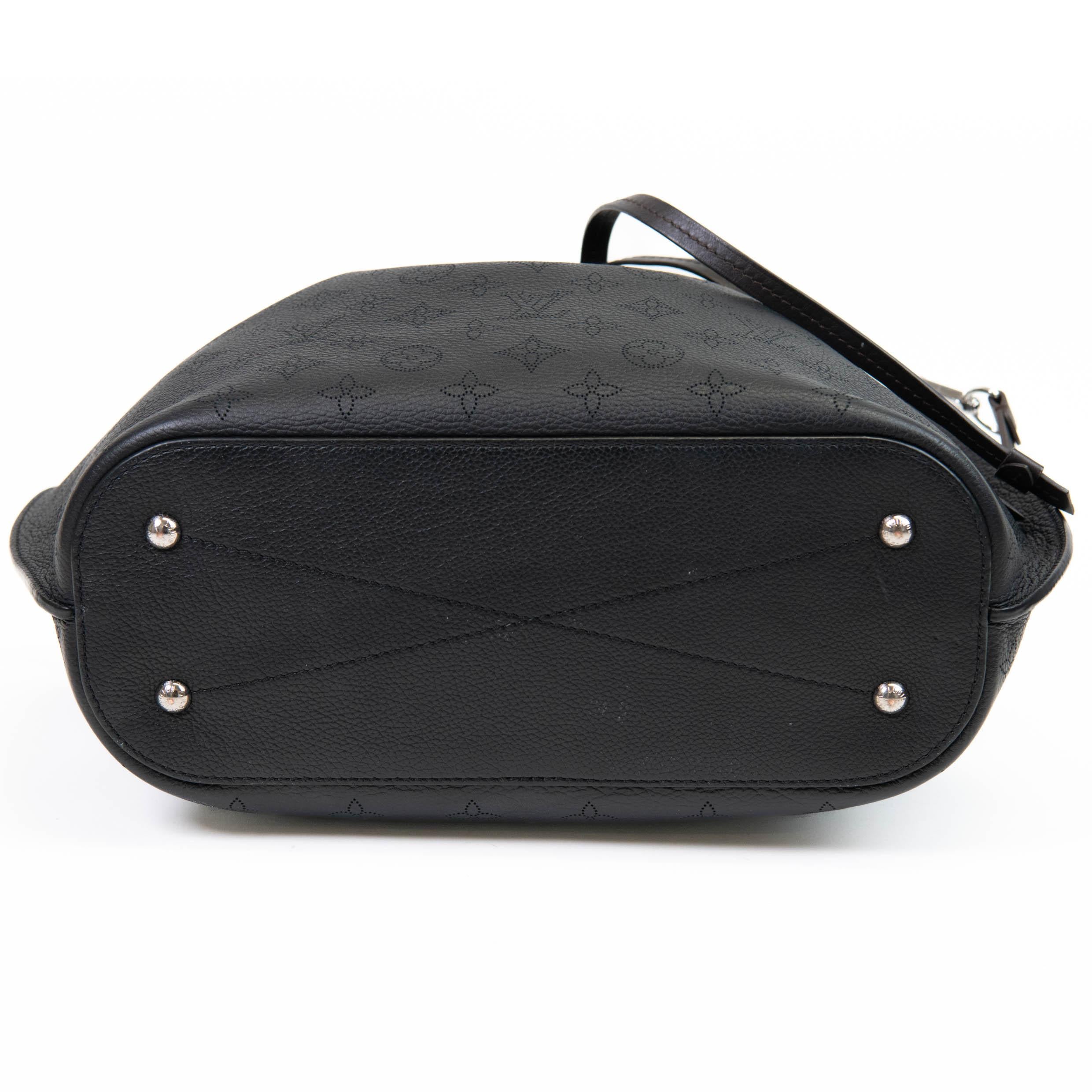 Louis Vuitton Black Mahina Girolata Leather Tote For Sale 2