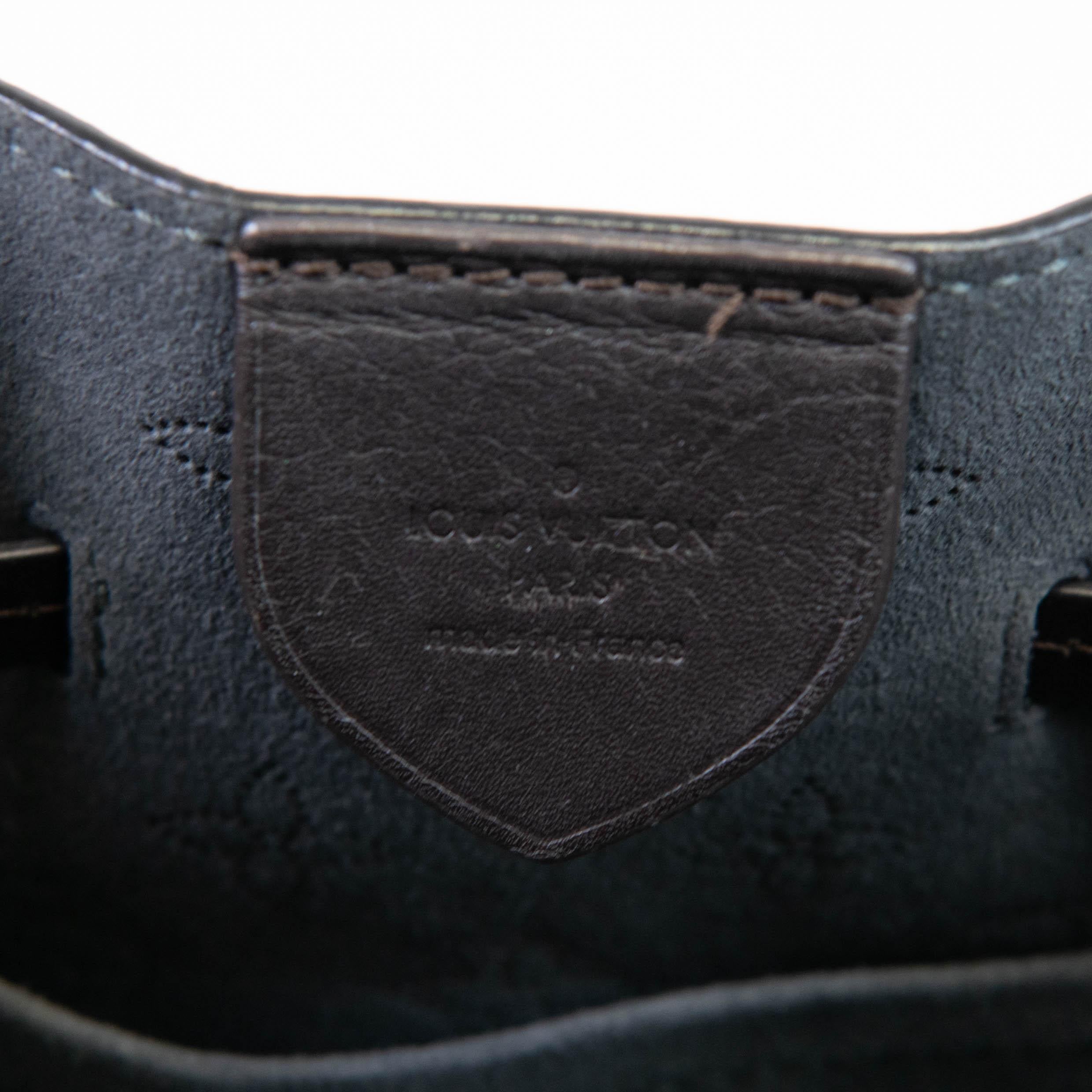 Louis Vuitton Black Mahina Girolata Leather Tote For Sale 4