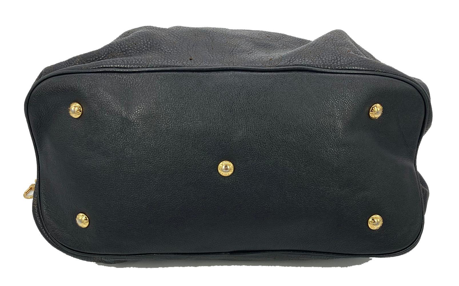 Women's Louis Vuitton Black Mahina GM Shoulder Bag For Sale