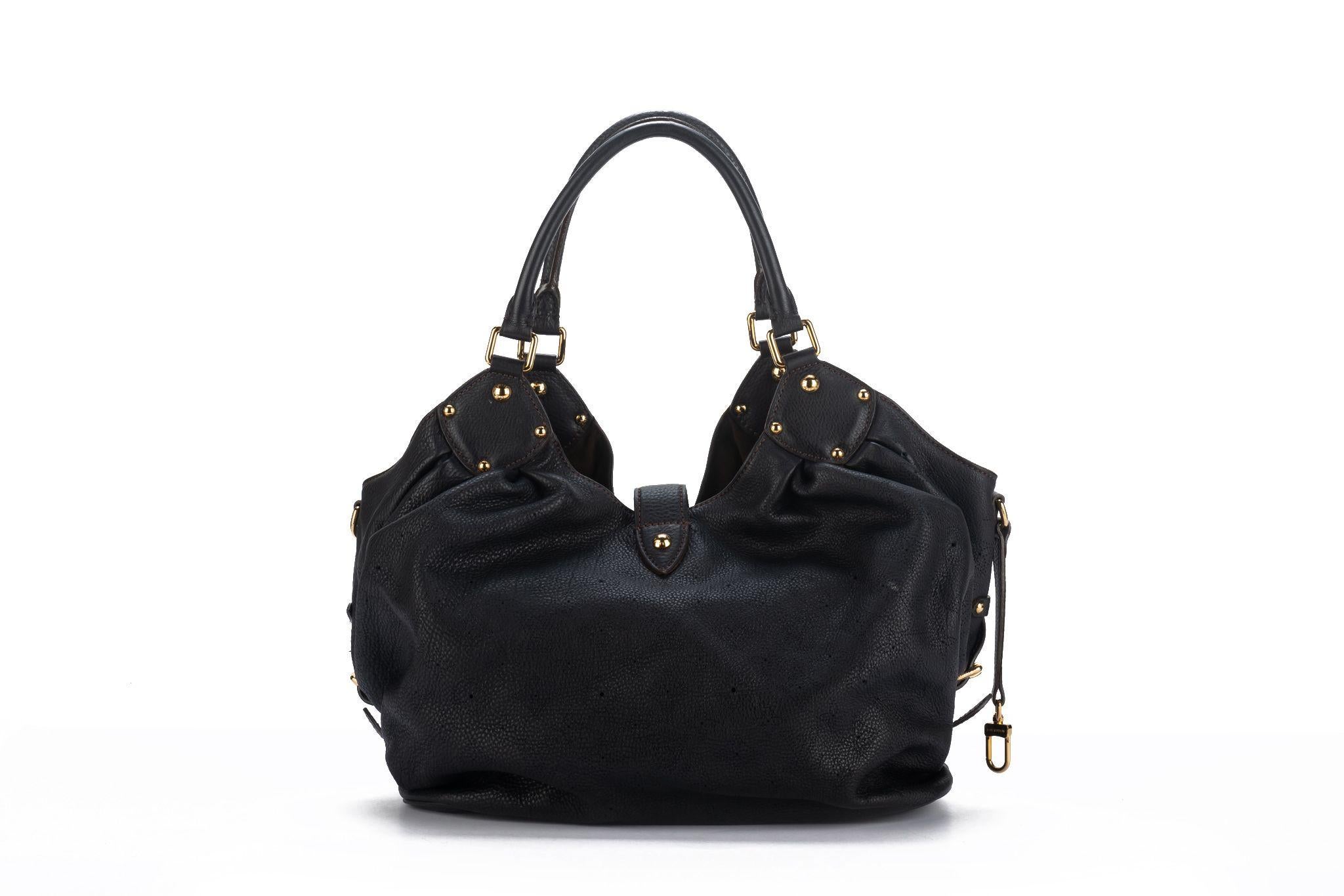 Noir Louis Vuitton - Grand sac noir Mahina, d'occasion en vente