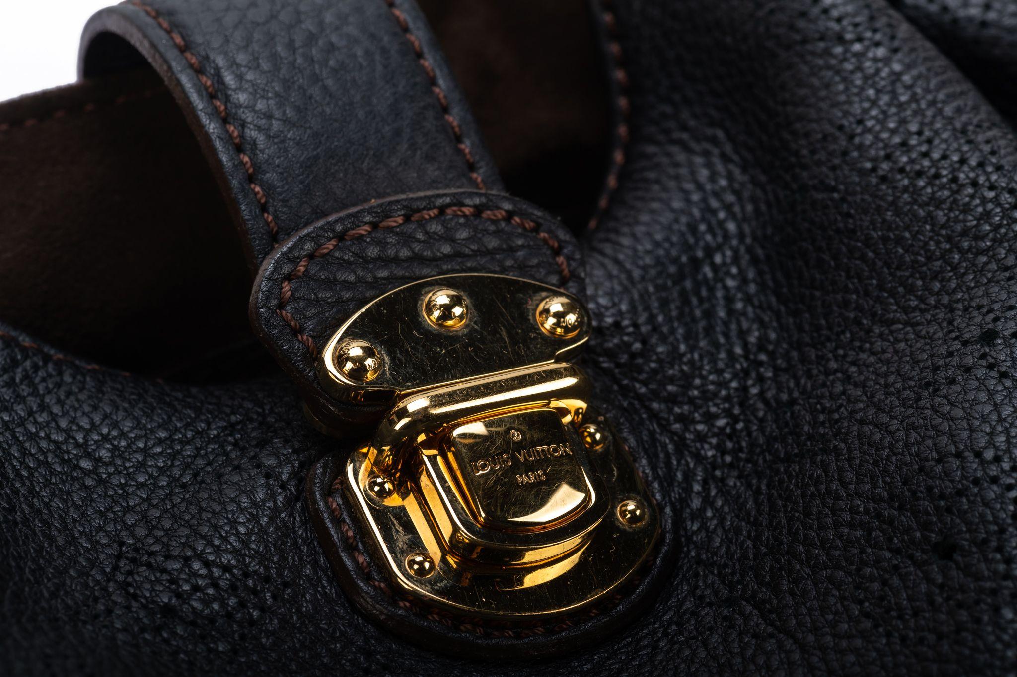 Große schwarze Mahina-Tasche von Louis Vuitton, gebraucht (Schwarz) im Angebot