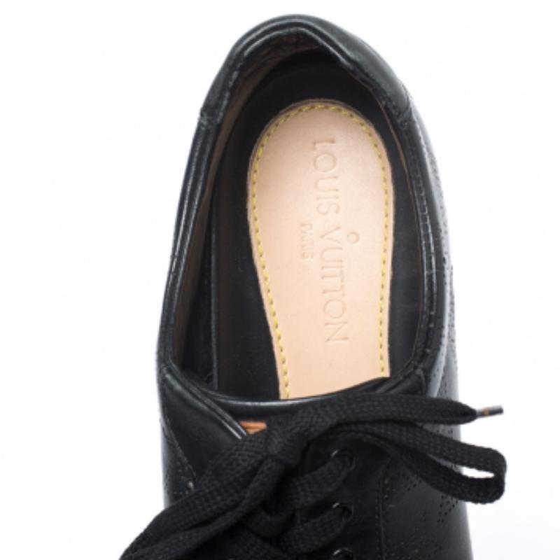 Louis Vuitton Black Mahina Leather Low Top Sneakers Size 39.5 Pour hommes en vente