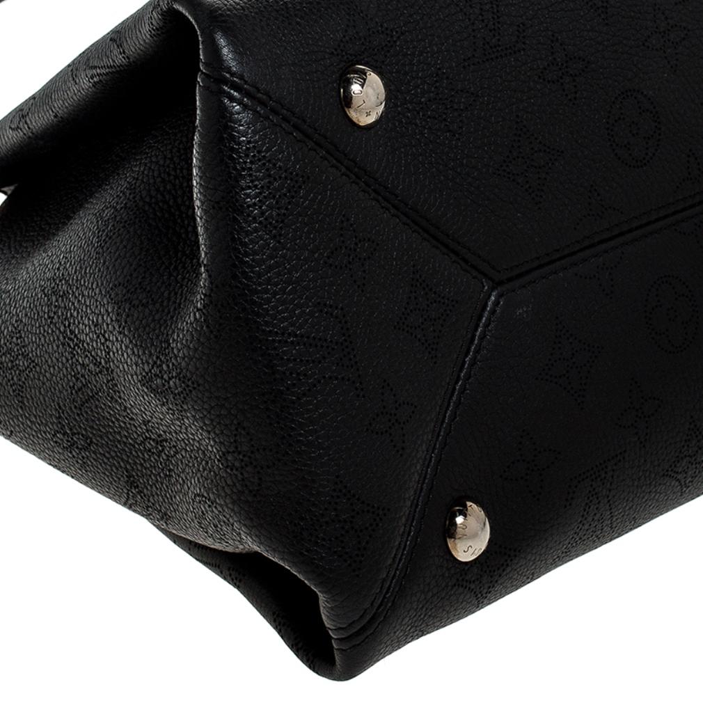 Louis Vuitton Black Mahina Leather Sevres Shoulder Bag 6