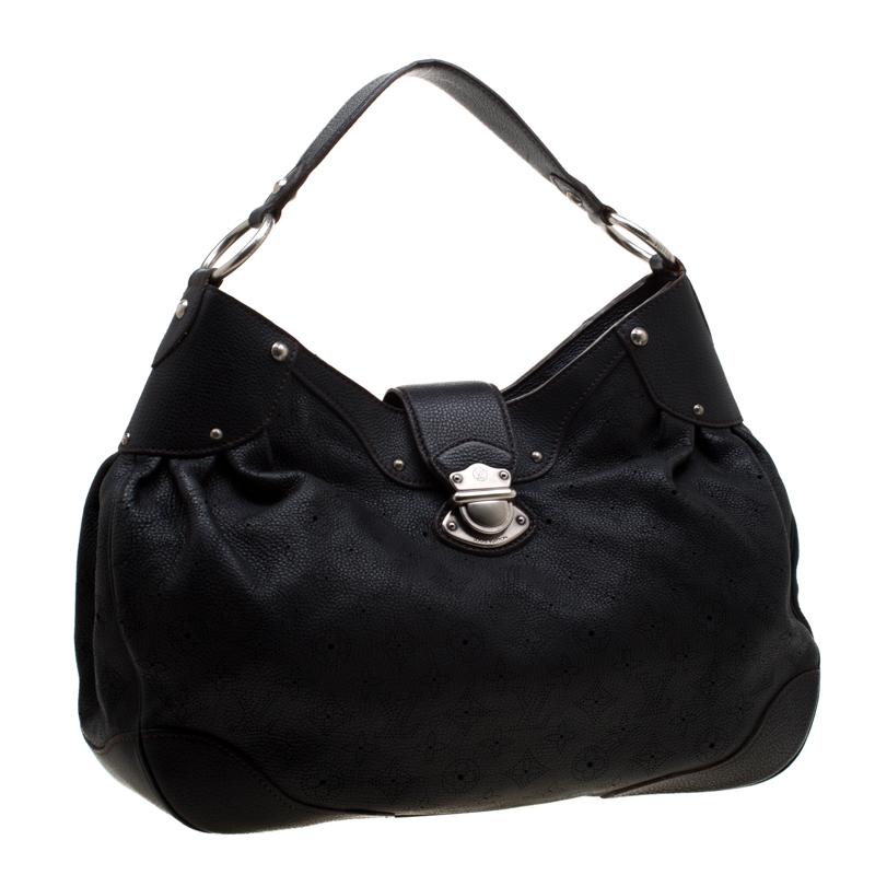 Women's Louis Vuitton Black Mahina Leather Solar GM Bag
