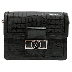 Schwarze, matte Mini-Dauphine-Tasche aus Alligatorleder von Louis Vuitton