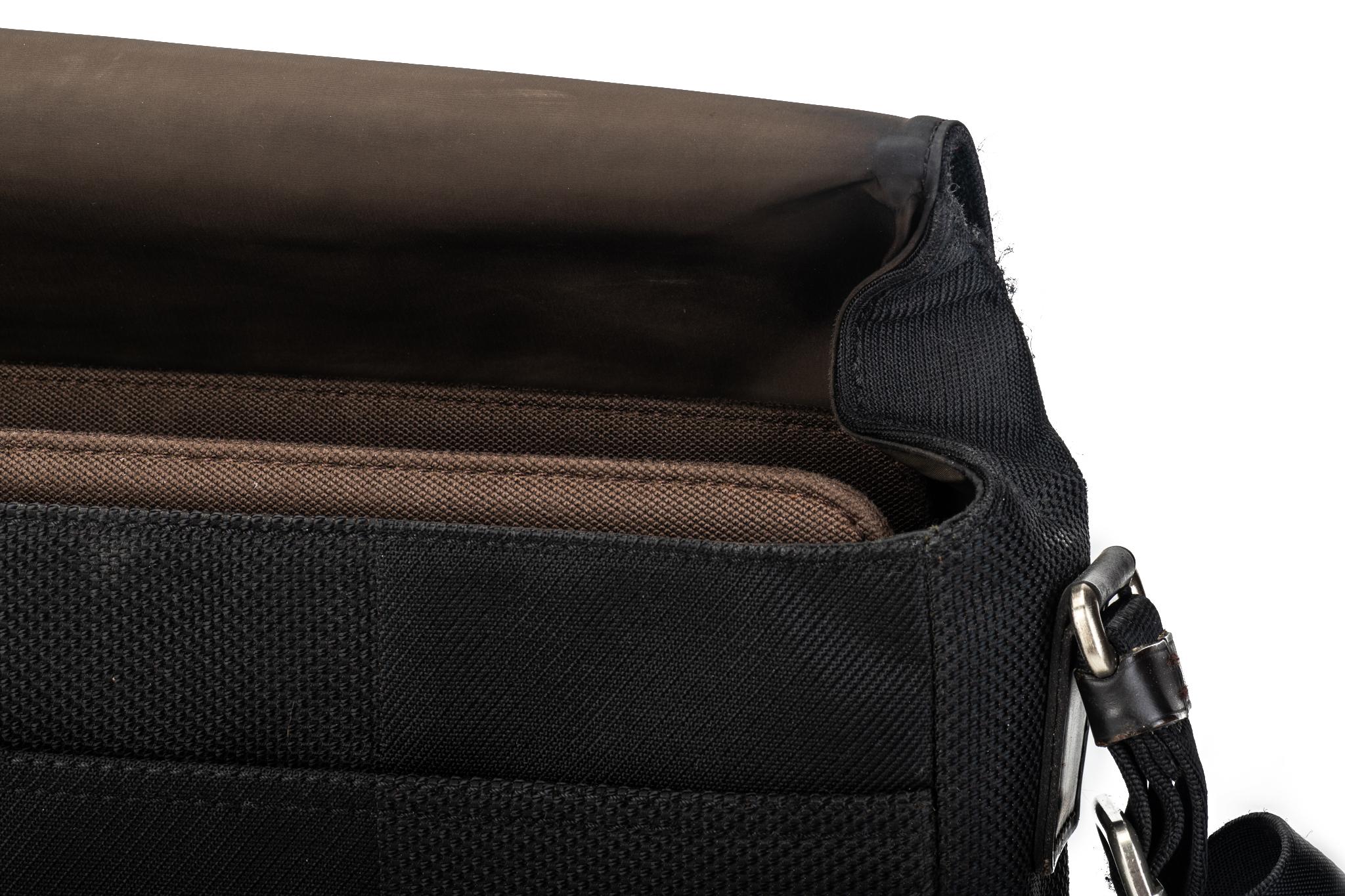 Louis Vuitton Black Men's Computer Bag Large For Sale 9