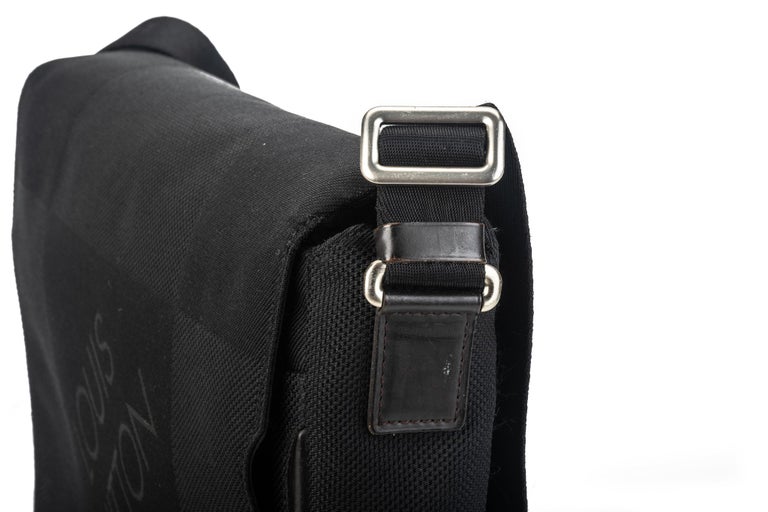 Louis Vuitton Laptop Bag Men - 2 For Sale on 1stDibs