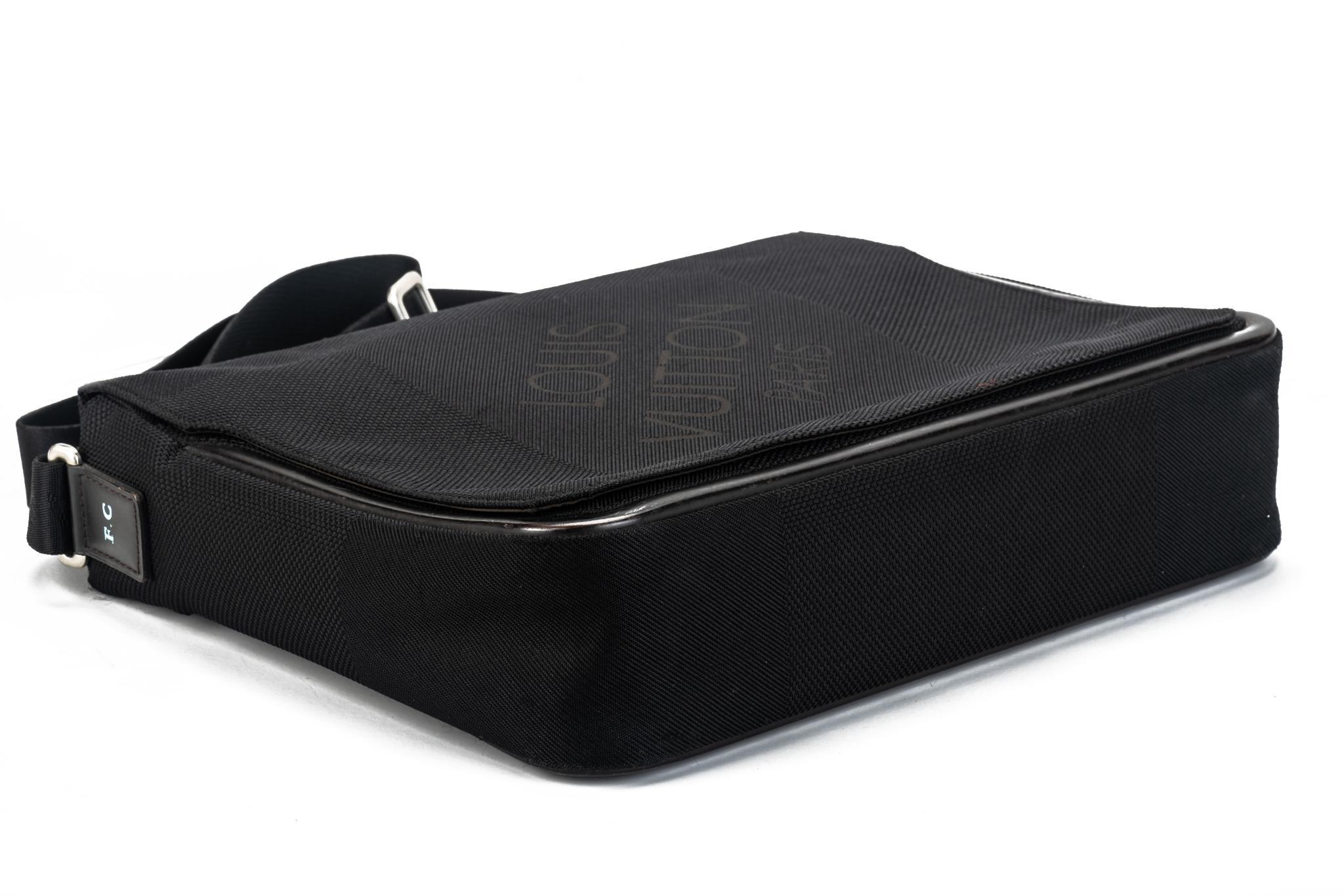 Louis Vuitton Black Men's Computer Bag Large For Sale 2