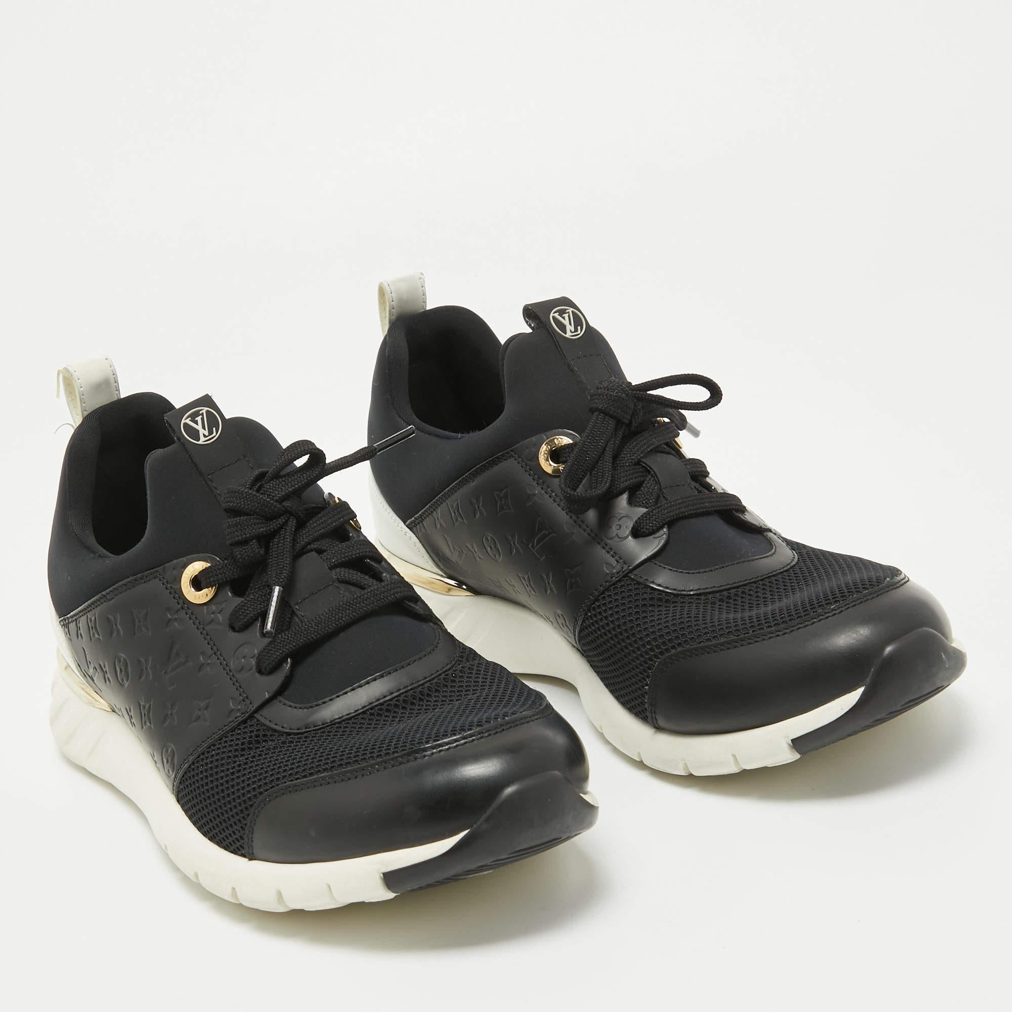 Louis Vuitton: scarpe da ginnastica in pelle e rete nera taglia 40 In condizioni buone in vendita a Dubai, Al Qouz 2