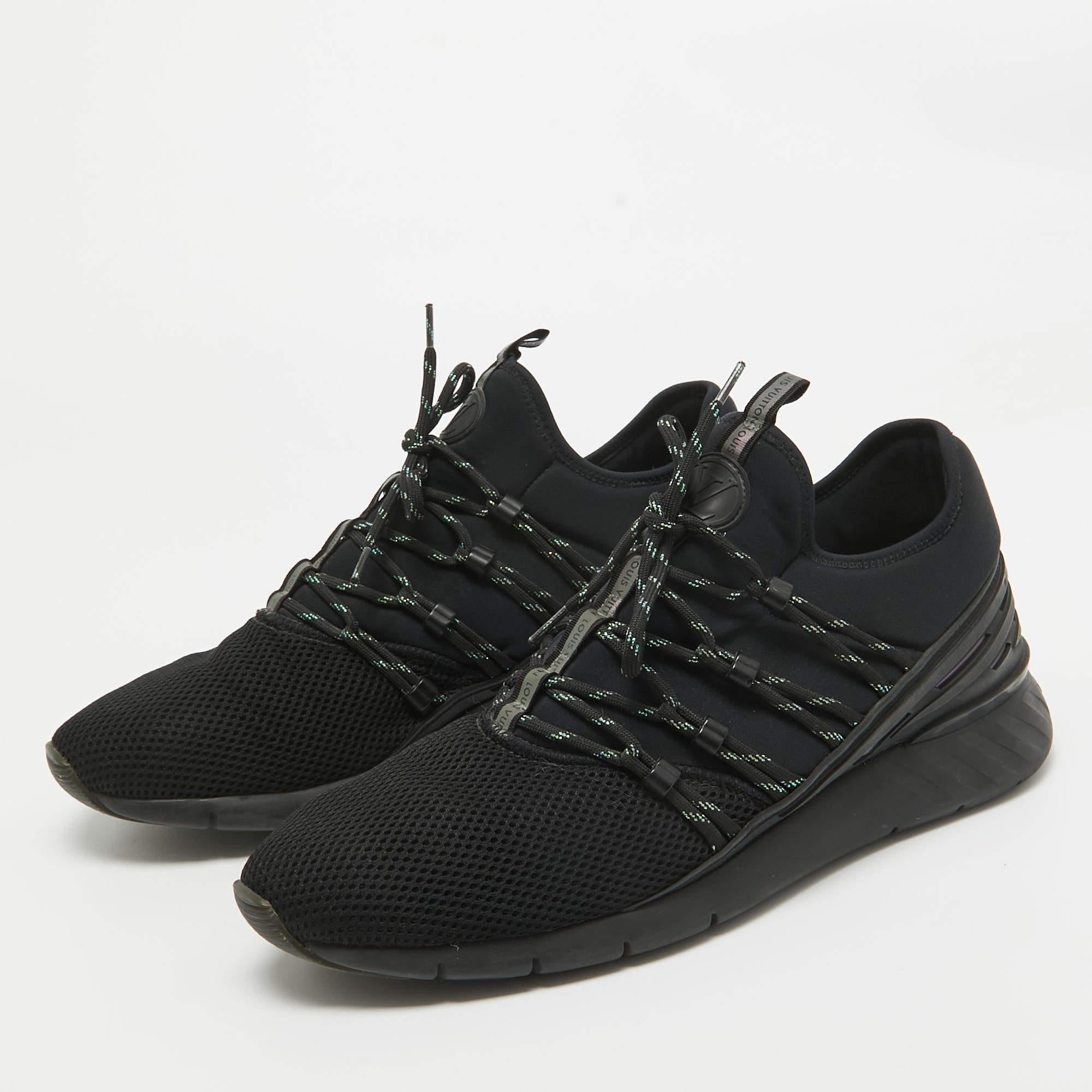 Upgrade your style with these LV sneakers. Meticulously designed for fashion and comfort they're the ideal choice for a trendy and comfortable stride.
