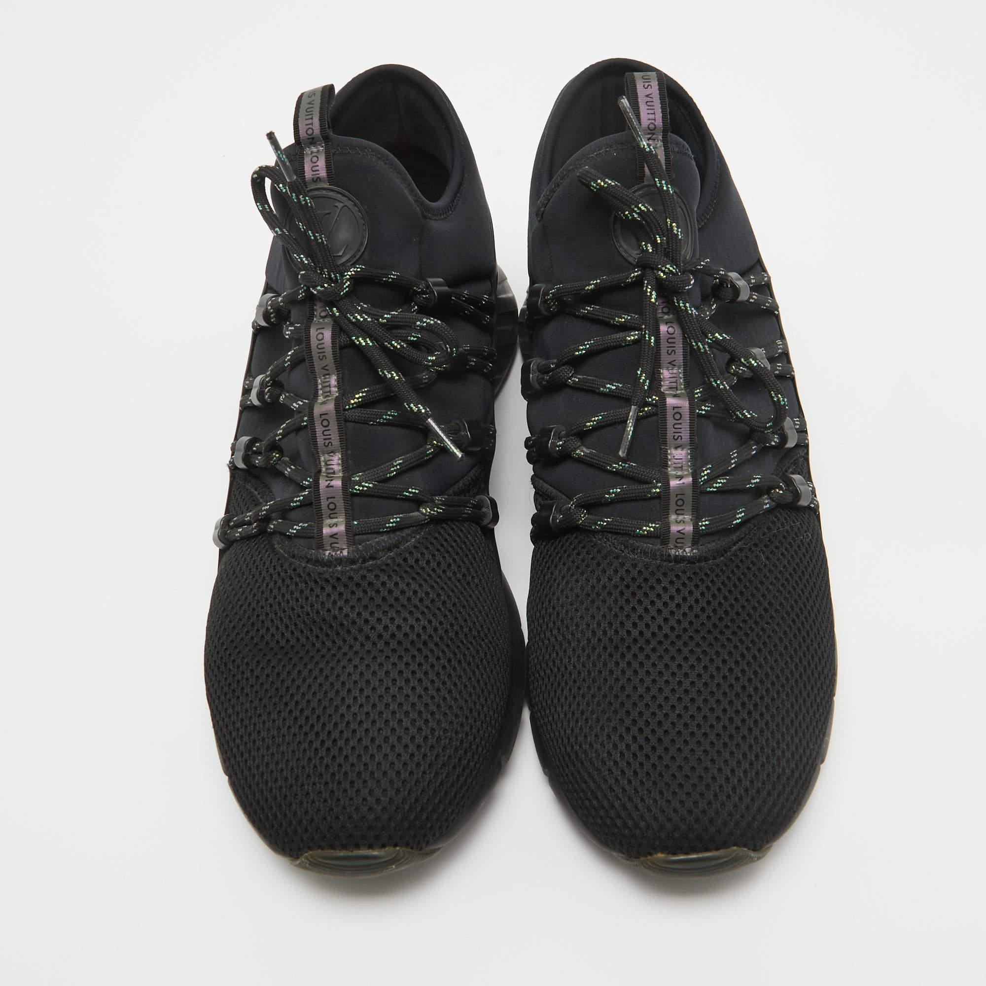 Louis Vuitton Black Mesh and Nylon Fastlane Low Top Sneakers Size 43 In Good Condition In Dubai, Al Qouz 2