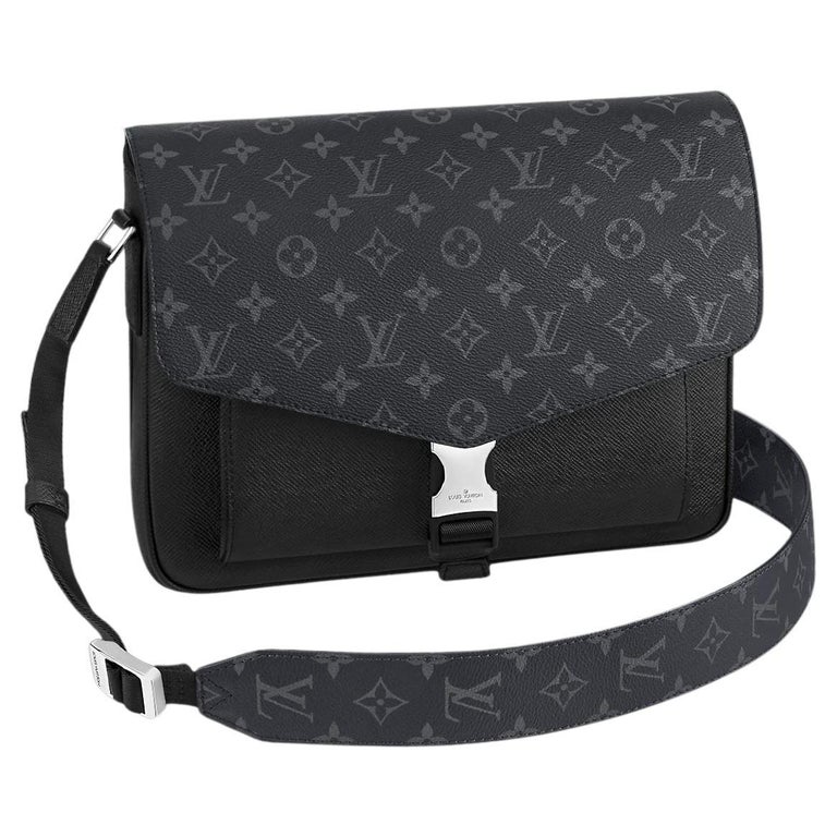 Louis Vuitton Black Messengerama bag For Sale at 1stDibs