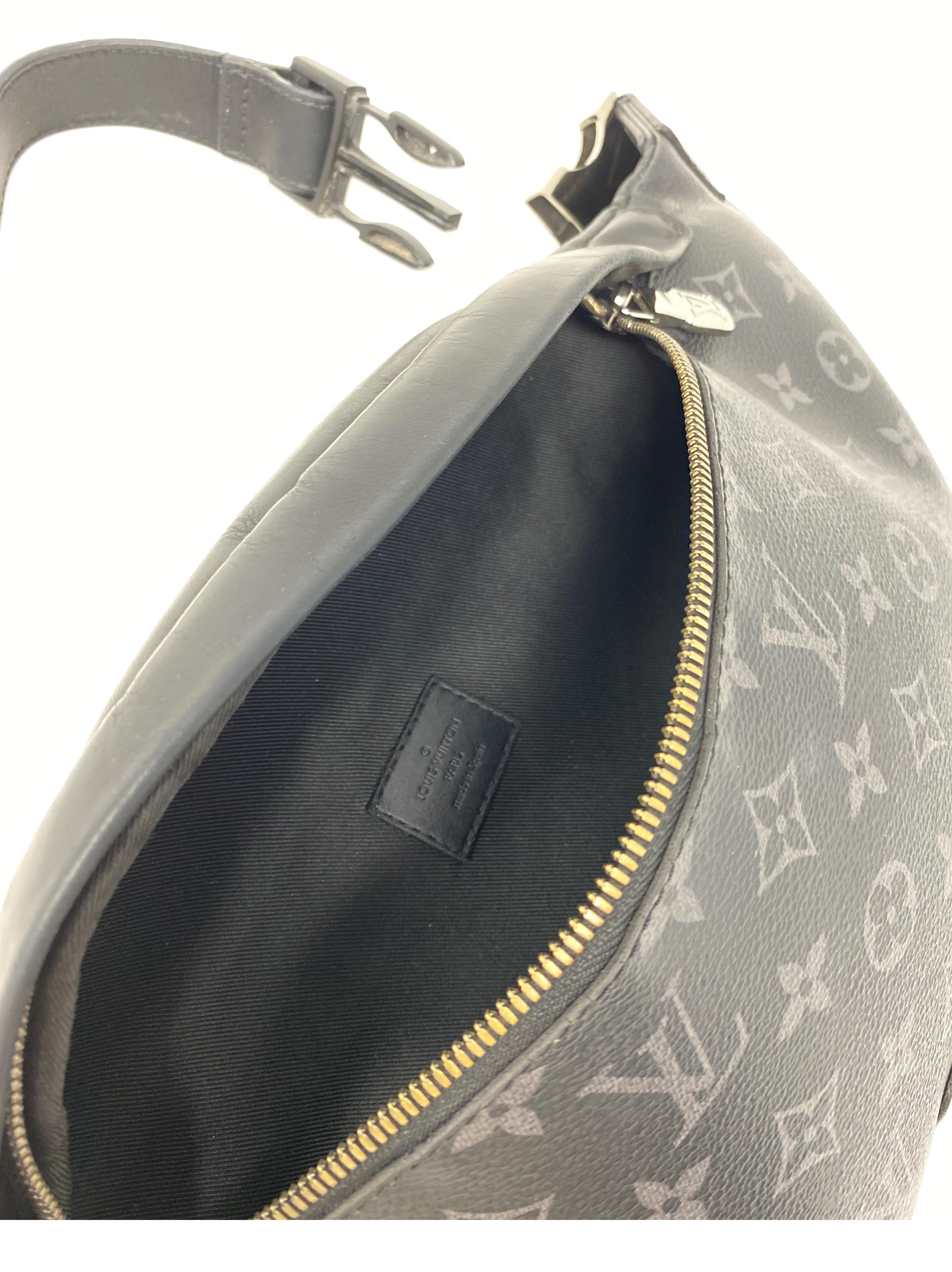 louis vuitton bum bolsa black monogram