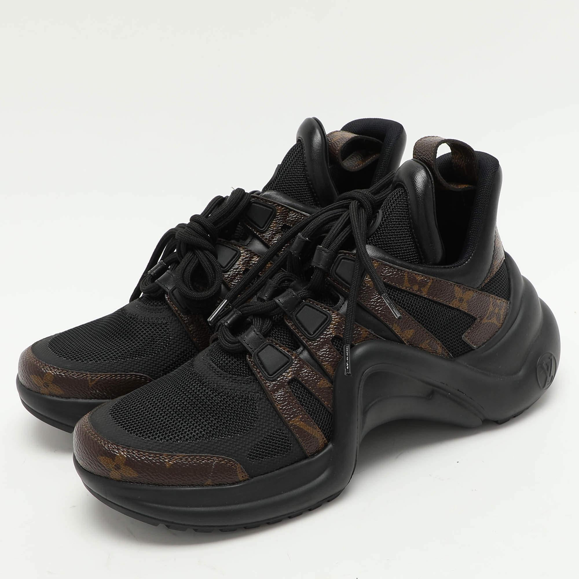 Bringing both ease and fashion in full are these Louis Vuitton Archlight sneakers. They are designed using only the best materials for high durability. Wear them on long days for a luxe style without compromising on the comfort factor.