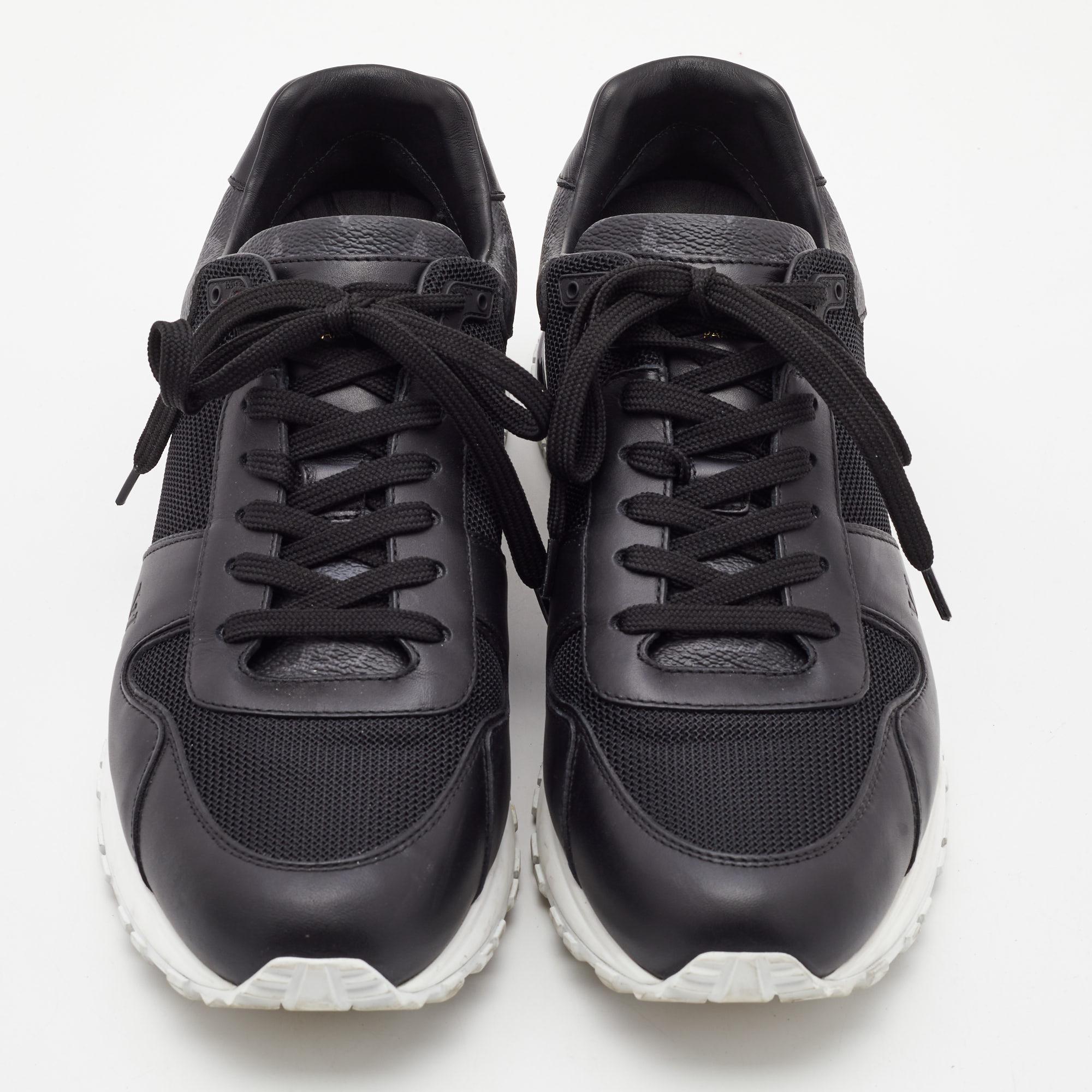 Louis Vuitton Black Monogram Canvas and Mesh Run Away Lace Up Sneakers Size 41.5 In Good Condition For Sale In Dubai, Al Qouz 2