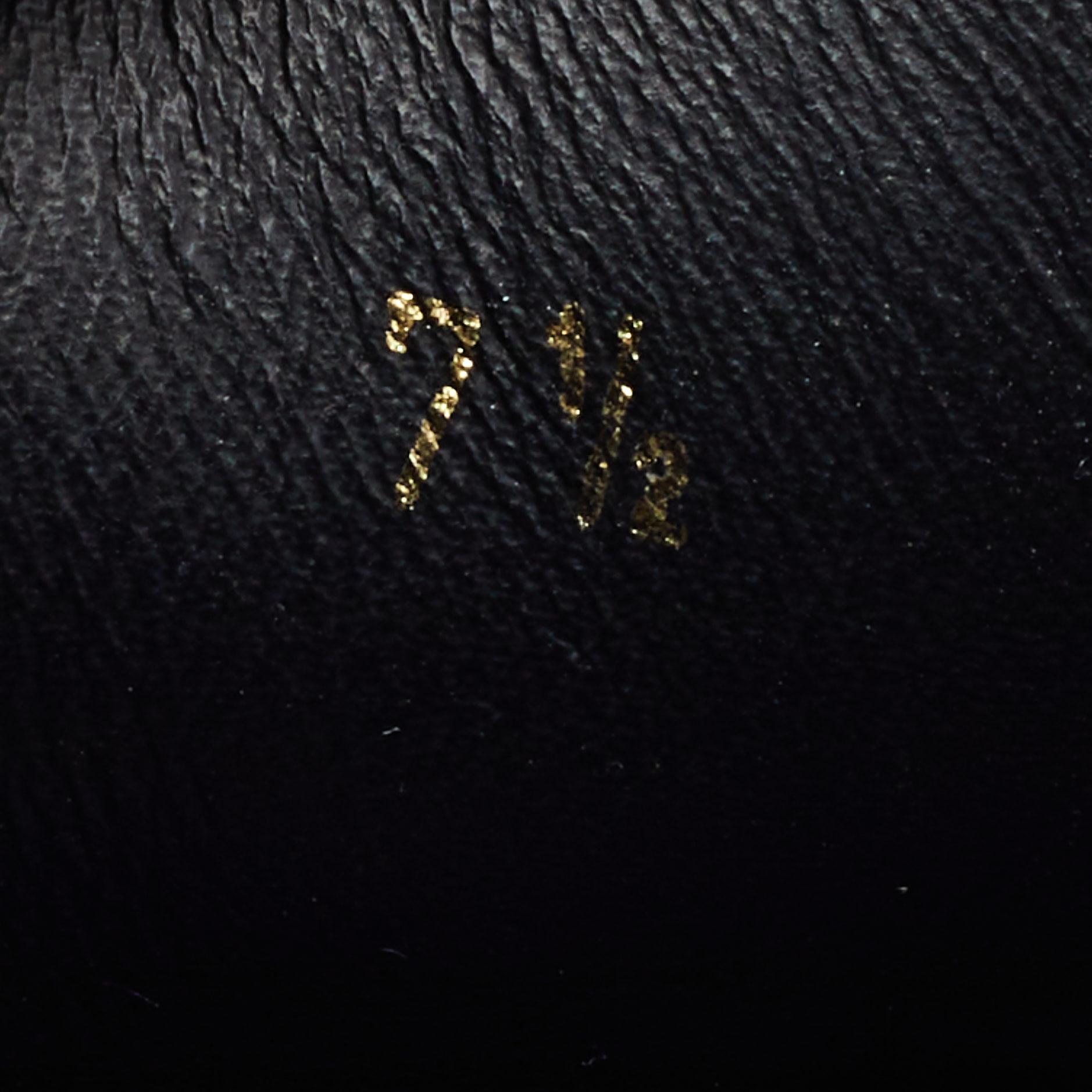 Louis Vuitton Black Monogram Canvas and Mesh Run Away Lace Up Sneakers Size 41.5 For Sale 3