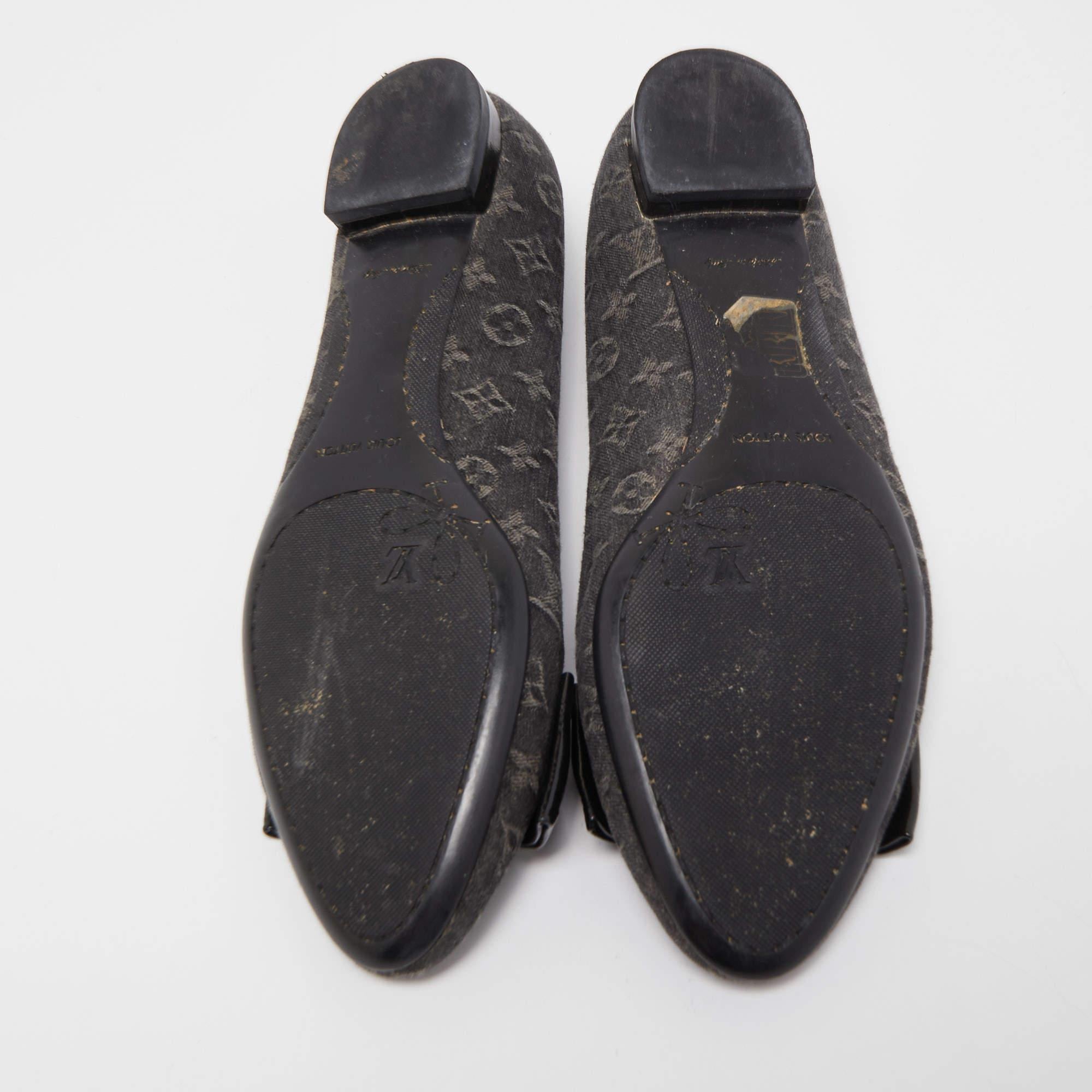 Louis Vuitton Black Monogram Canvas and Patent Leather Bow Ballet Flats Size 37. For Sale 1
