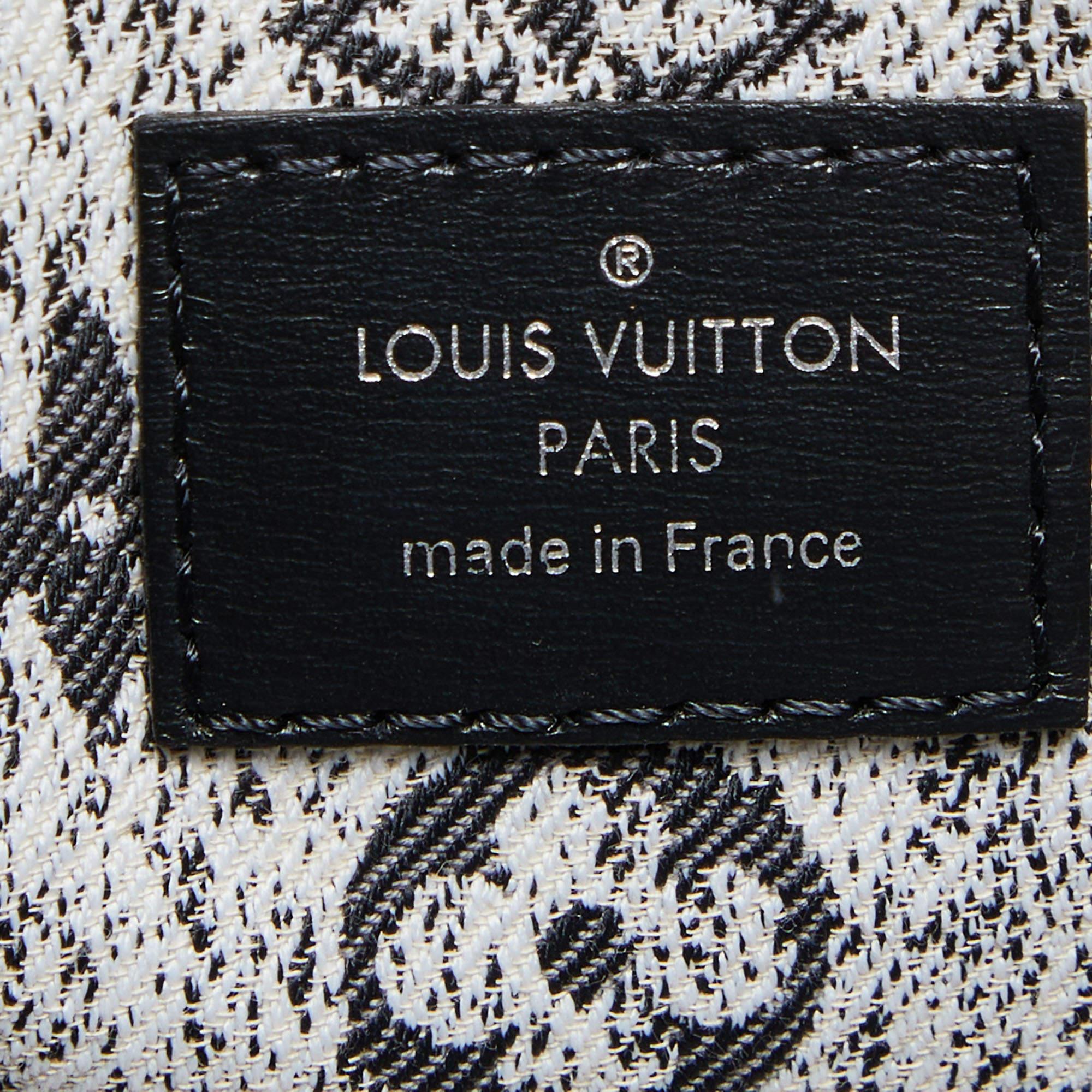 Louis Vuitton Black Monogram Denim and Leather OnTheGo MM Bag In Excellent Condition In Dubai, Al Qouz 2