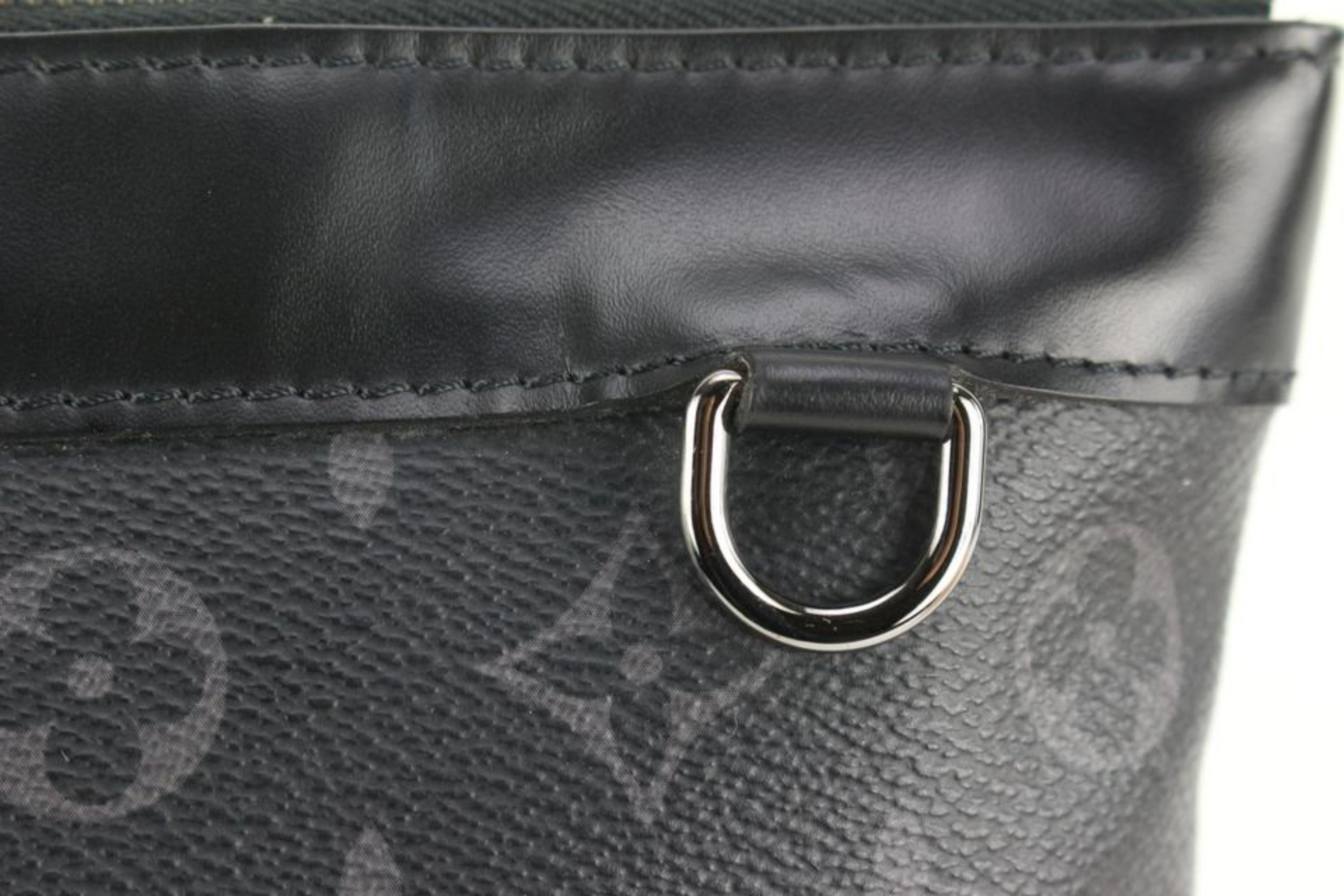 Louis Vuitton Black Monogram Eclipse Discovery Pochette GM 82lk513s In Good Condition In Dix hills, NY