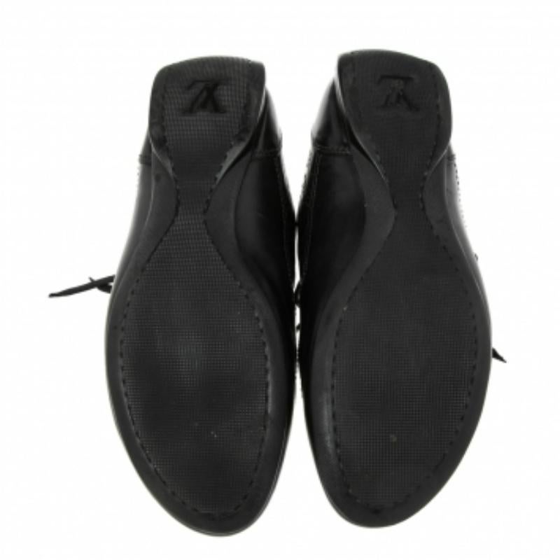 Louis Vuitton Black Monogram Embossed Leather Lace Up Sneakers Size 44.5 For Sale 2