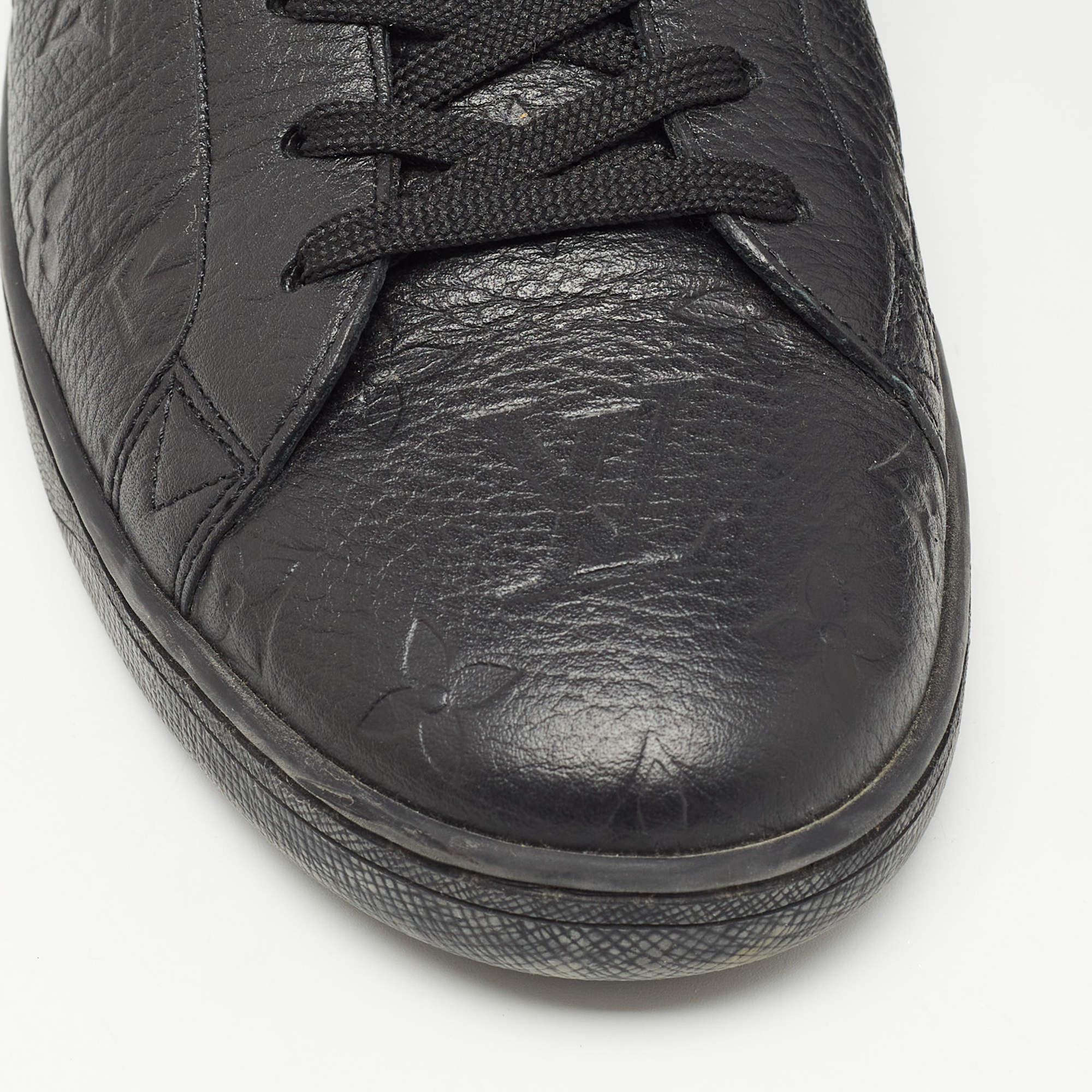 Louis Vuitton Black Monogram Embossed Leather Luxembourg Sneakers Size 42.5 en vente 1