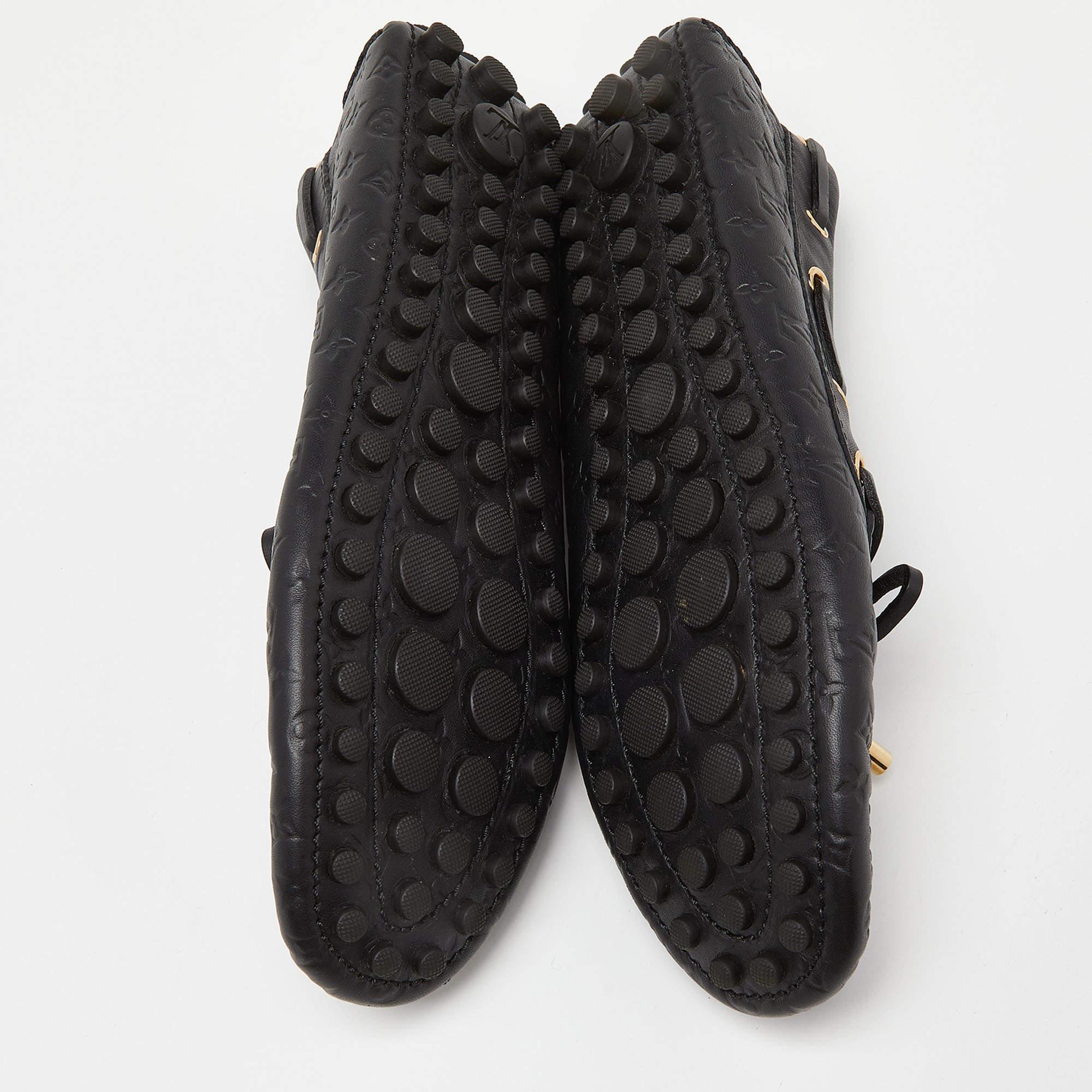 Louis Vuitton Black Monogram Empreinte Leather Gloria Loafers Size 37 In Good Condition For Sale In Dubai, Al Qouz 2