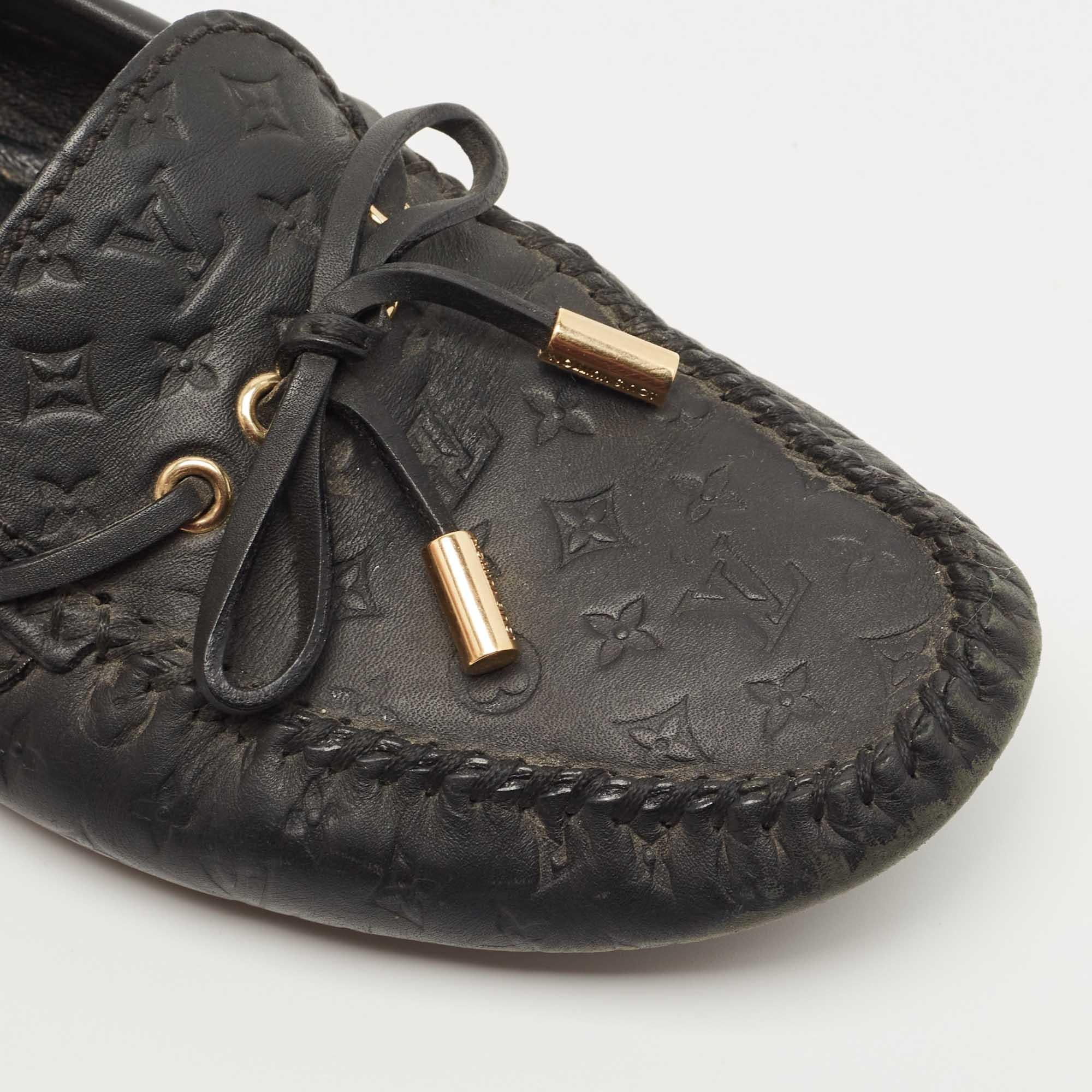 Louis Vuitton Black Monogram Empreinte Leather Gloria Loafers Size 37.5 For Sale 2