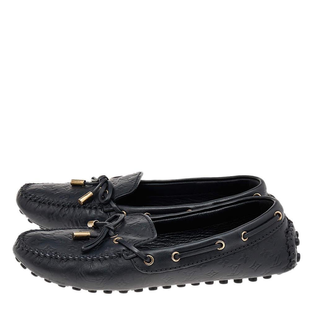 Louis Vuitton Black Monogram Empreinte Leather Gloria Loafers Size 38 In Fair Condition For Sale In Dubai, Al Qouz 2