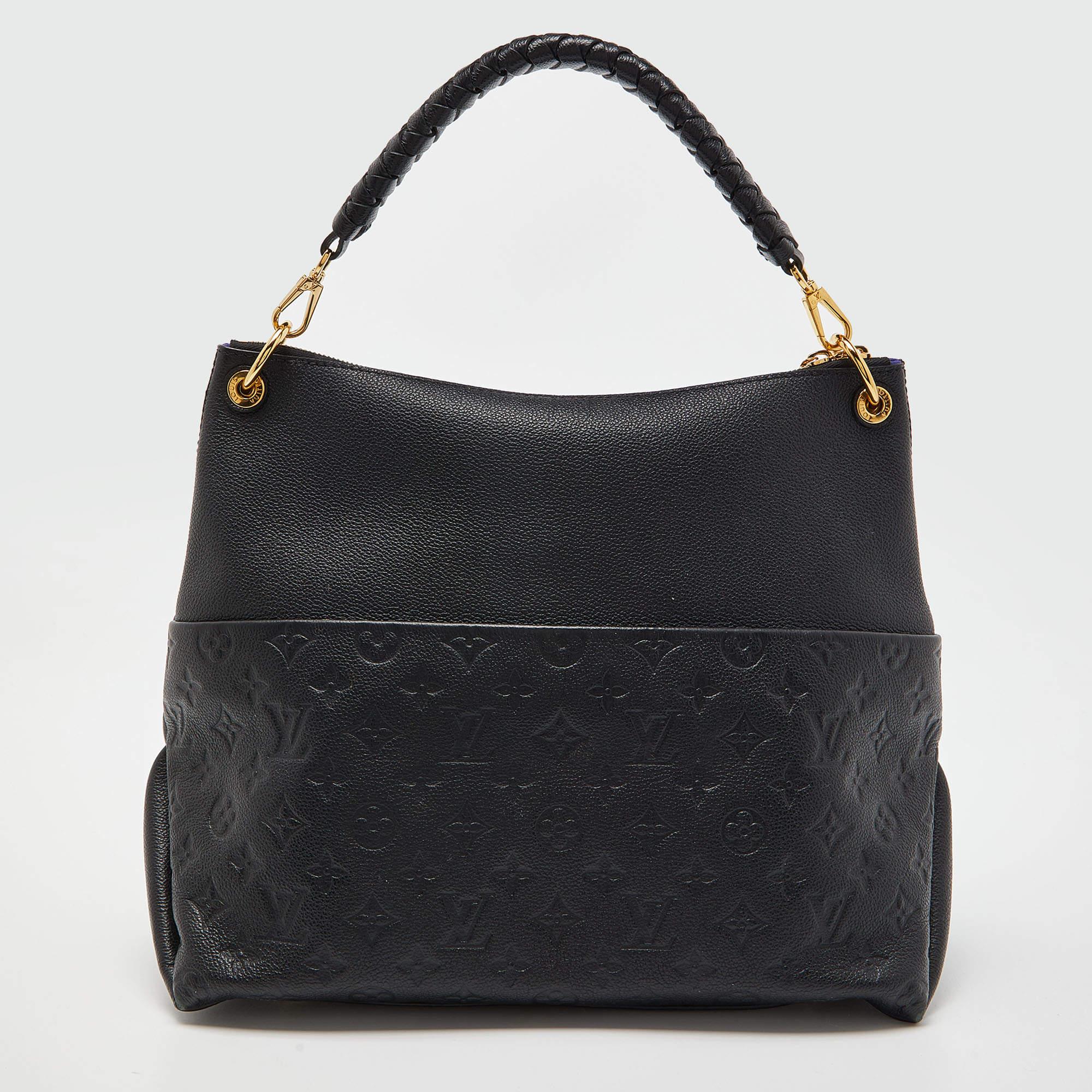 A classic handbag comes with the promise of enduring appeal, boosting your style time and again. This designer bag is one such creation. It’s a fine purchase.

Includes: Original Dustbag