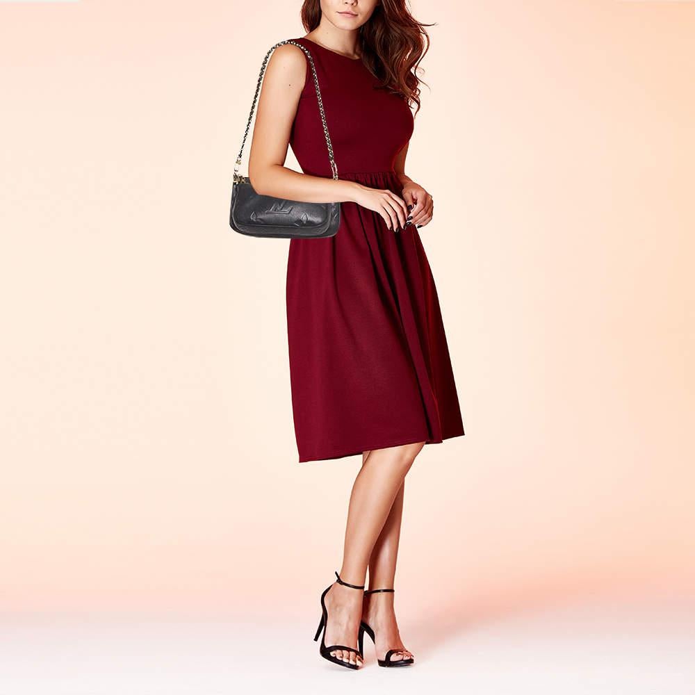 Designer bags are ideal companions for ample occasions! Here we have a fashion-meets-functionality piece crafted with precision. It has been equipped with a well-sized interior that can easily fit all your essentials.