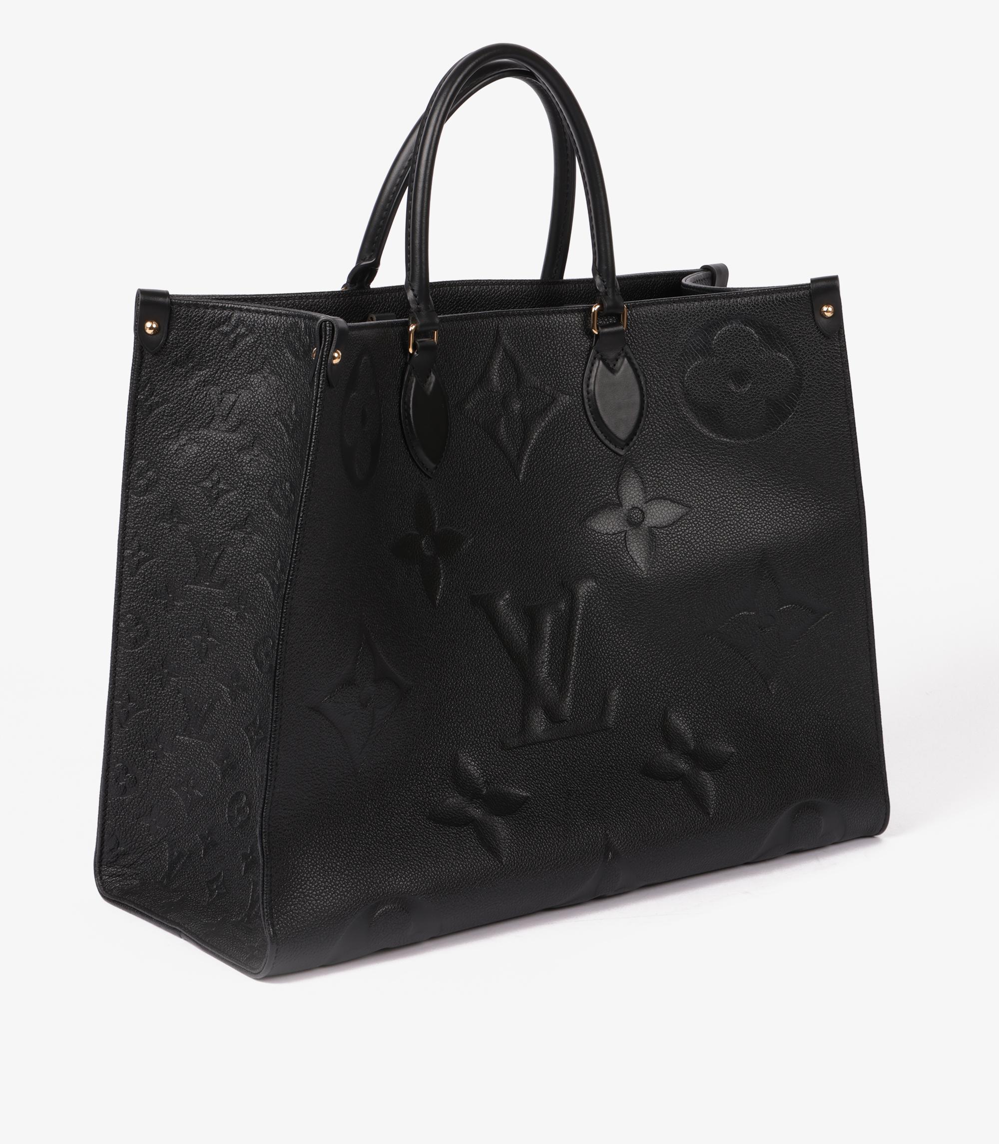 Louis Vuitton Black Monogram Empreinte Leather Onthego GM

Product Details
Xupes Ref: HB5668
Brand: Louis Vuitton
Model: Onthego GM
Type: Shoulder, Tote
Age: 2023
RRP: £2,610
Accompanied By: Louis Vuitton Dust Bag, Care Booklet, Ribbon,
