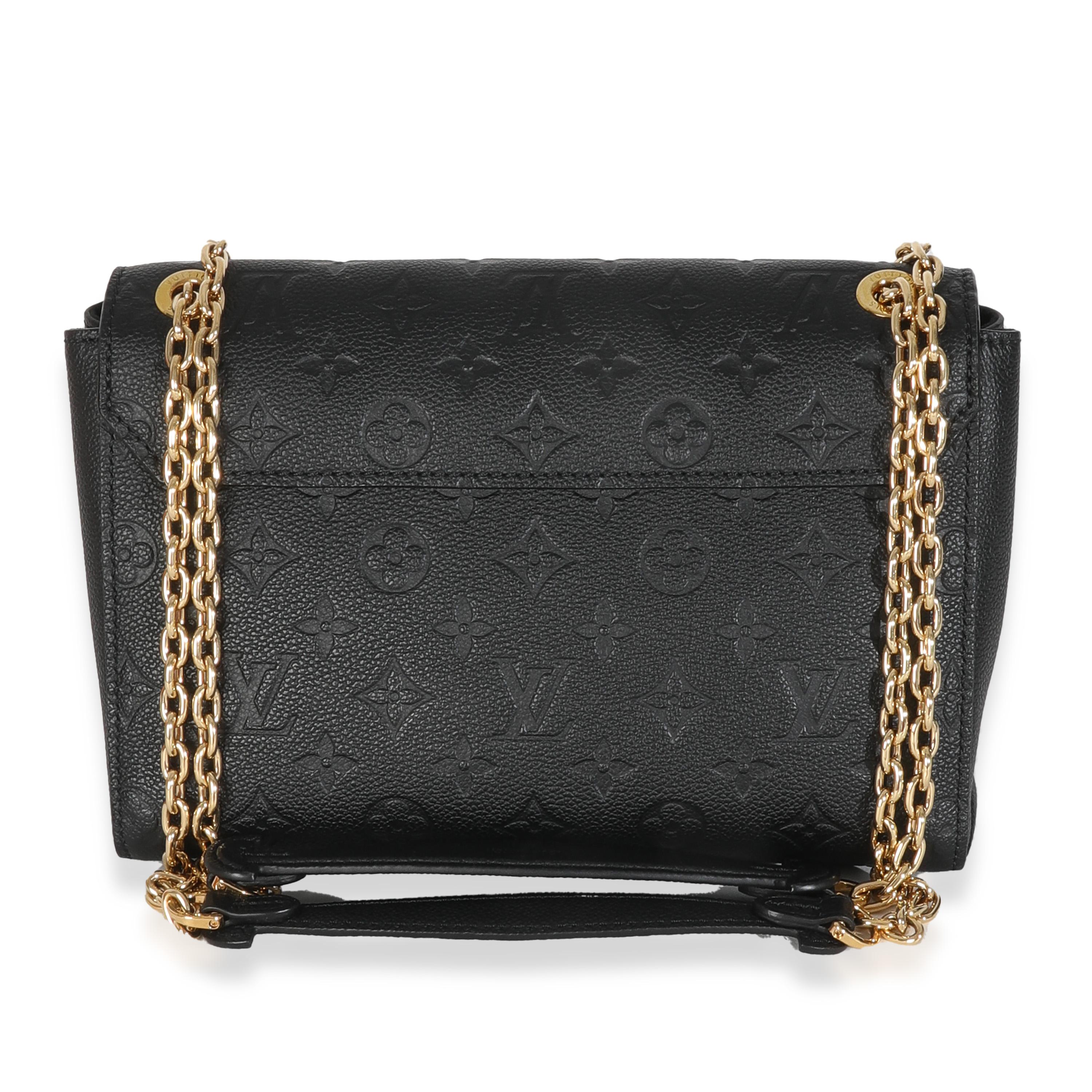 Titel der Auflistung: Louis Vuitton Schwarz Monogram Empreinte Vavin PM
SKU: Z146649
Zustand: Gebraucht 
Handtasche Zustand: Ausgezeichnet
Bemerkungen zum Zustand: Der Artikel ist in ausgezeichnetem Zustand und weist leichte Gebrauchsspuren auf.