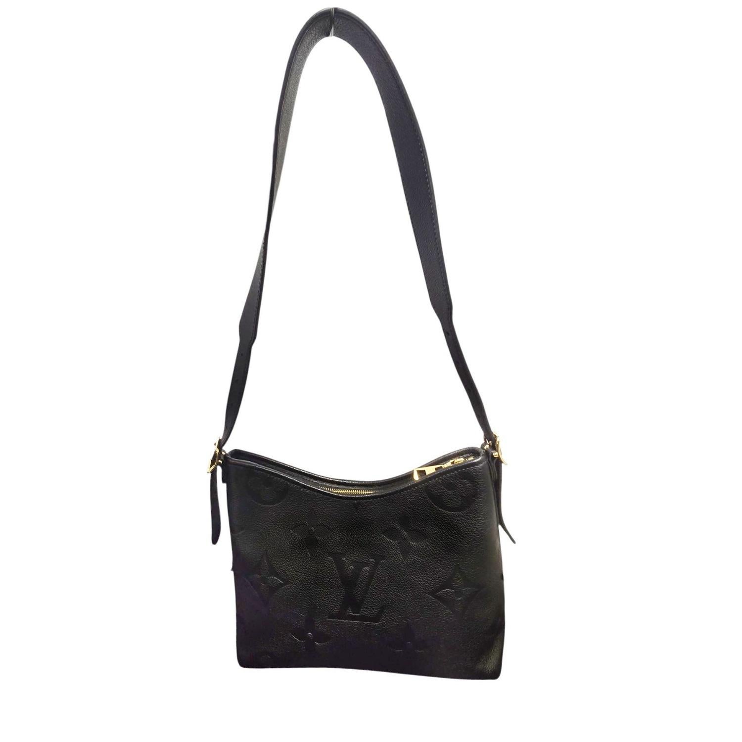 Women's Louis Vuitton Black Monogram Giant CarryAll PM For Sale