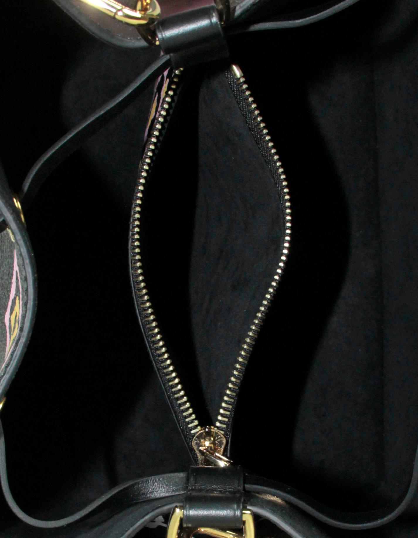 Louis Vuitton Black Monogram Giant Wild at Heart Neonoe MM Convertible Bag 4