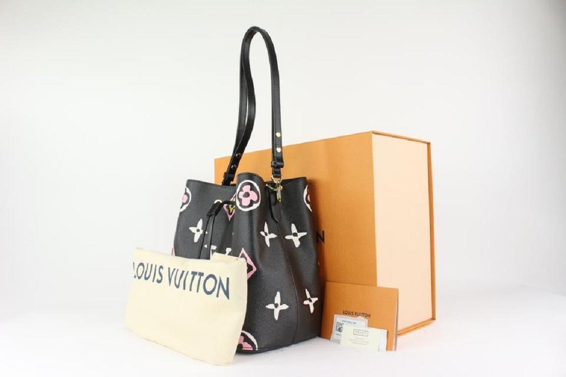 Louis Vuitton Black Monogram Giant Wild at Heart Neonoe MM Convertible Bag  at 1stDibs